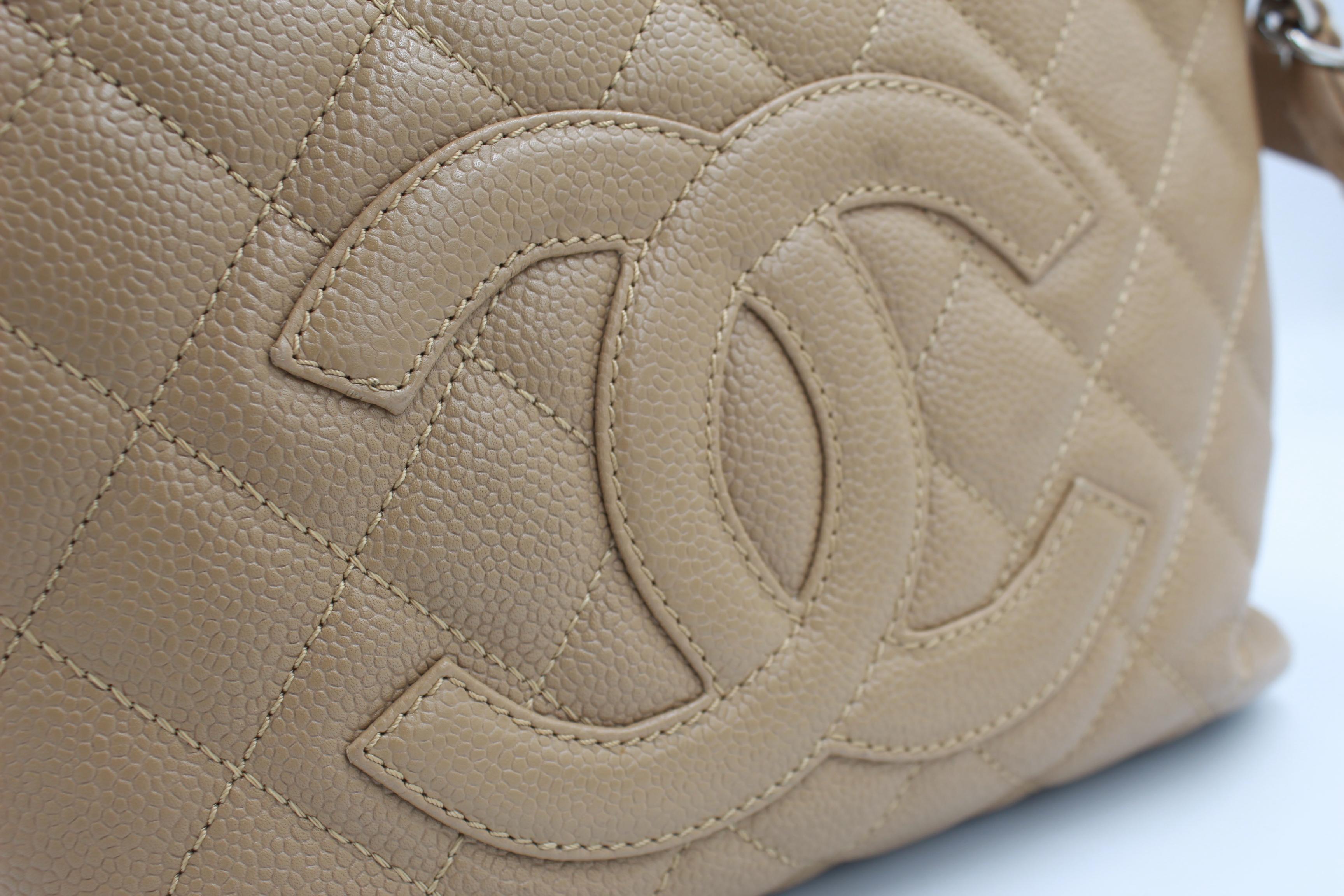 Chanel bag in beige leather In Good Condition For Sale In Paris, FR
