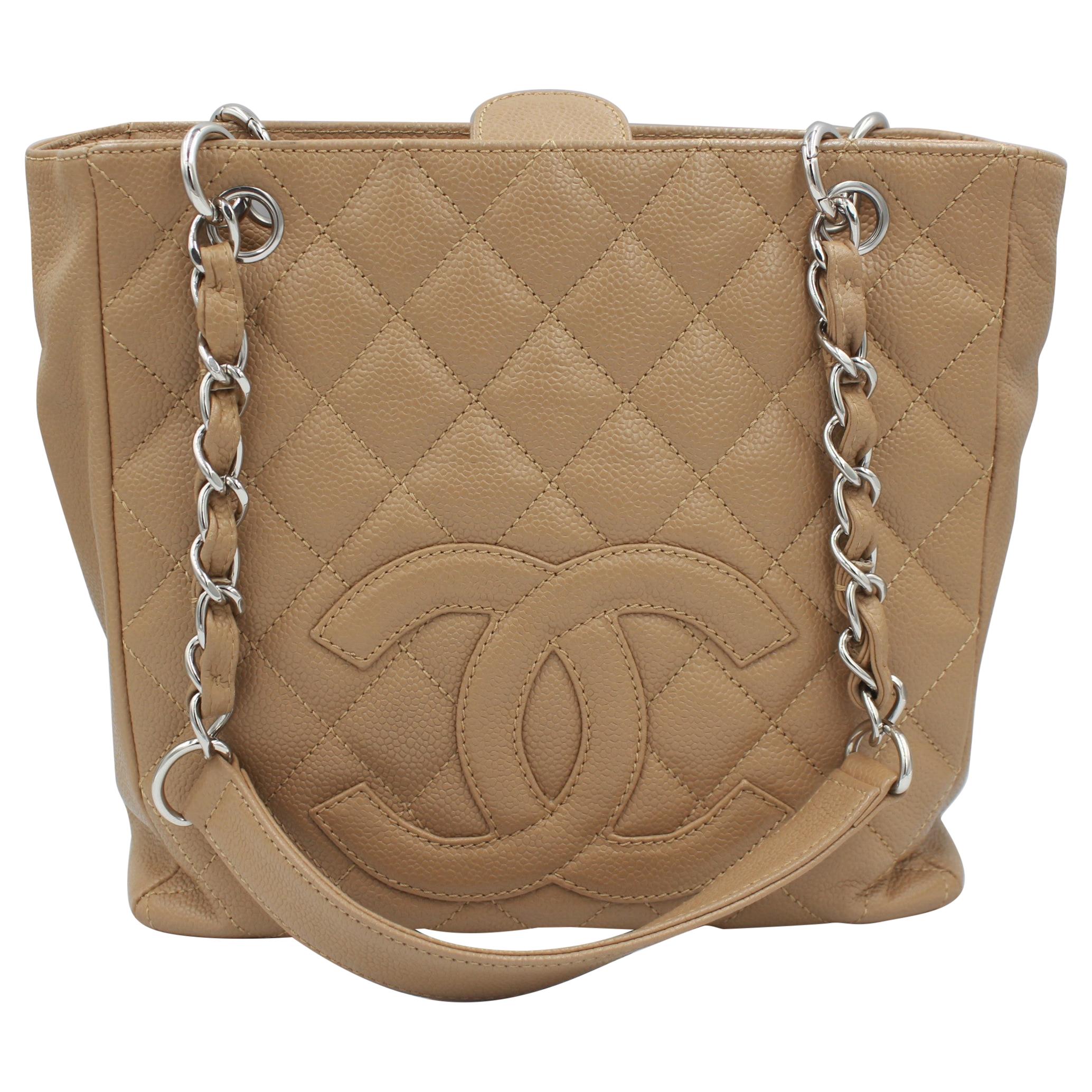Chanel bag in beige leather For Sale