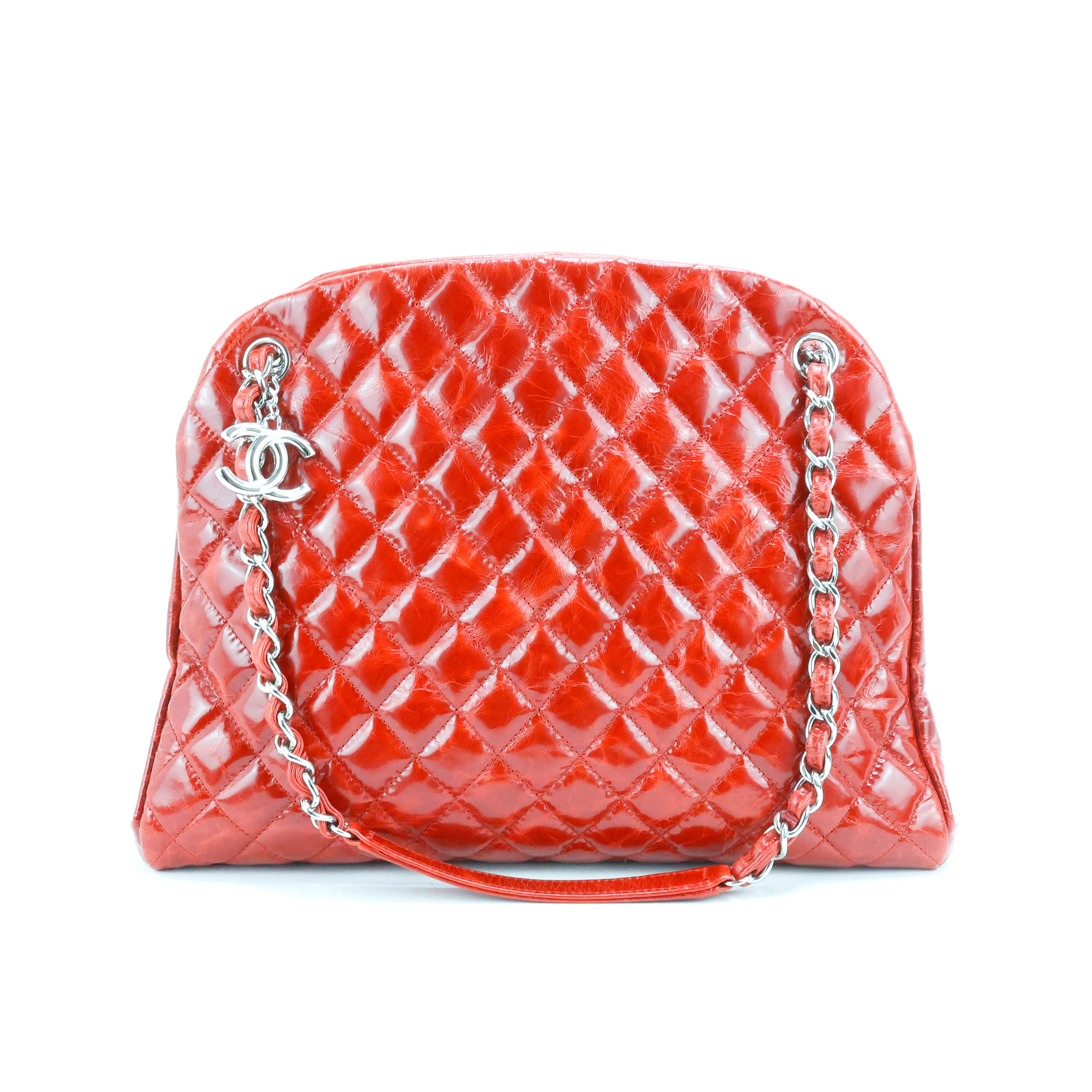 Red Chanel Bag in red quilted leather For Sale