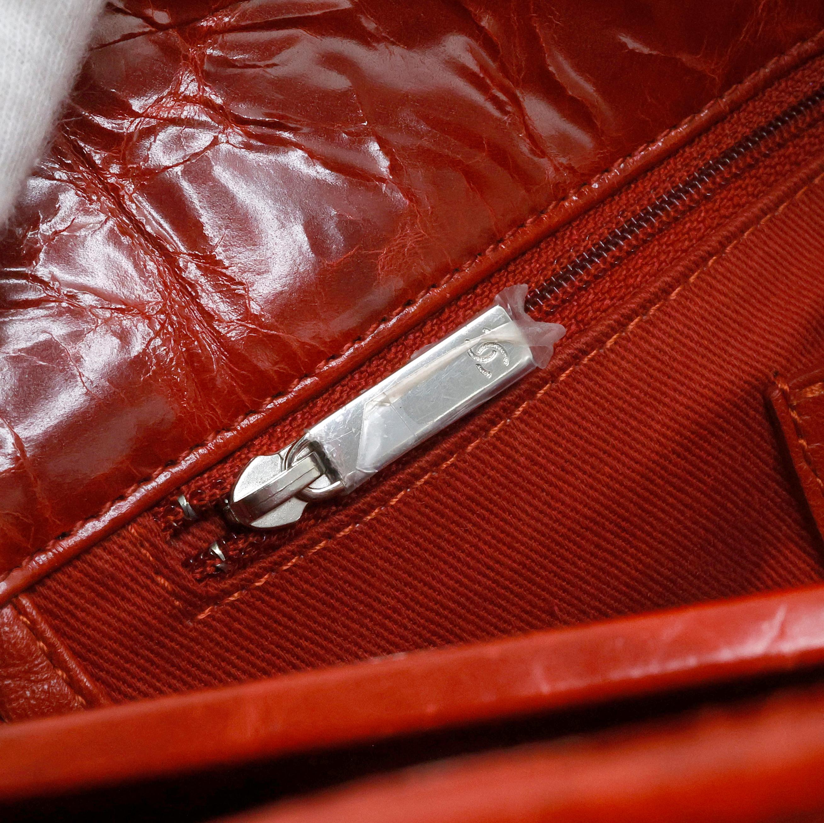 Chanel Tasche aus rotem gestepptem Leder im Angebot 4