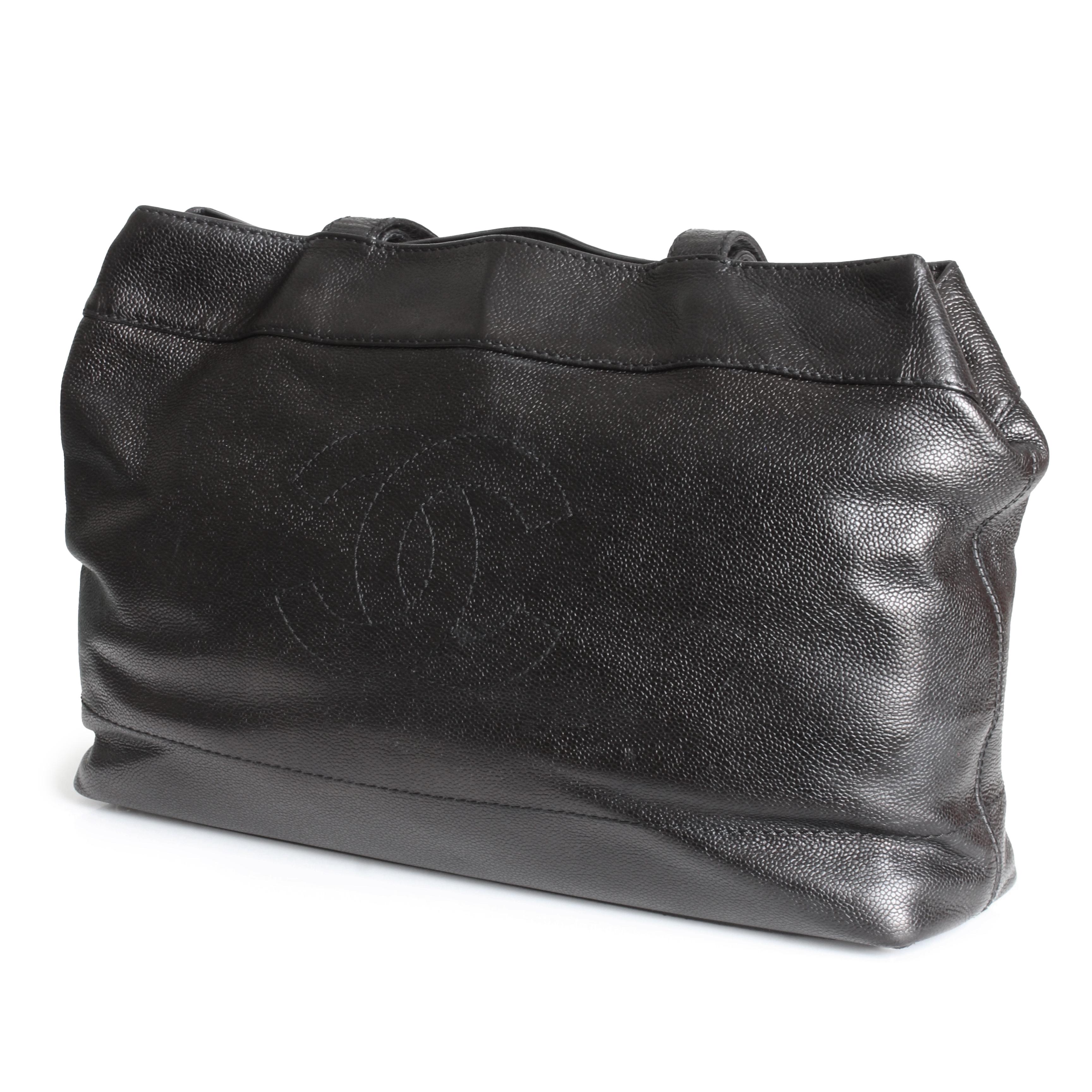 Chanel Bag Large Tote CC Logo Black Caviar Leather Vintage '02 Collection  en vente 2