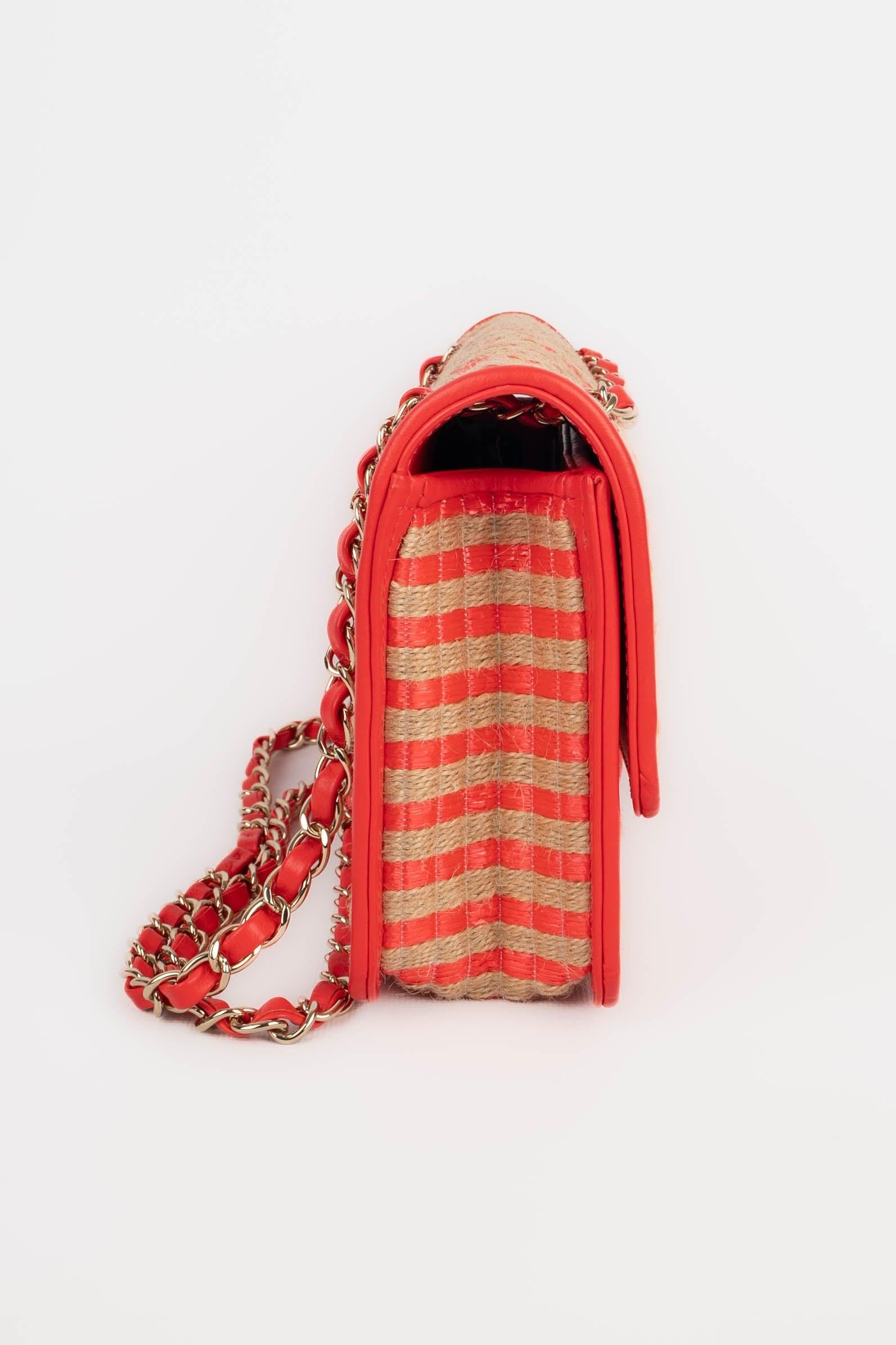 Chanel Bag of Natural Rope, Vermilion Raffia and Leather, 2021 In Excellent Condition For Sale In SAINT-OUEN-SUR-SEINE, FR