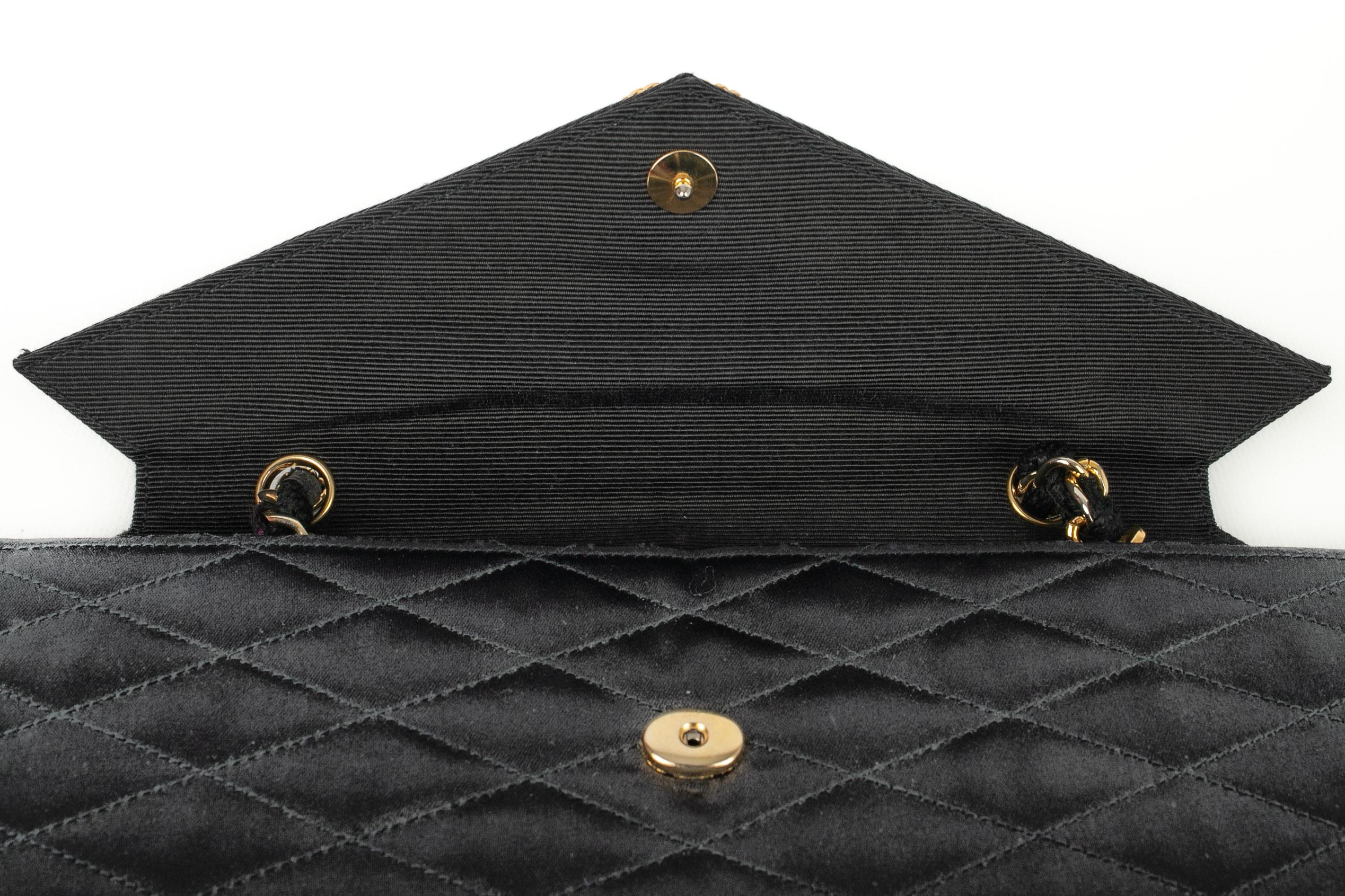 Sac Chanel avec trèfles 1987 en vente 5