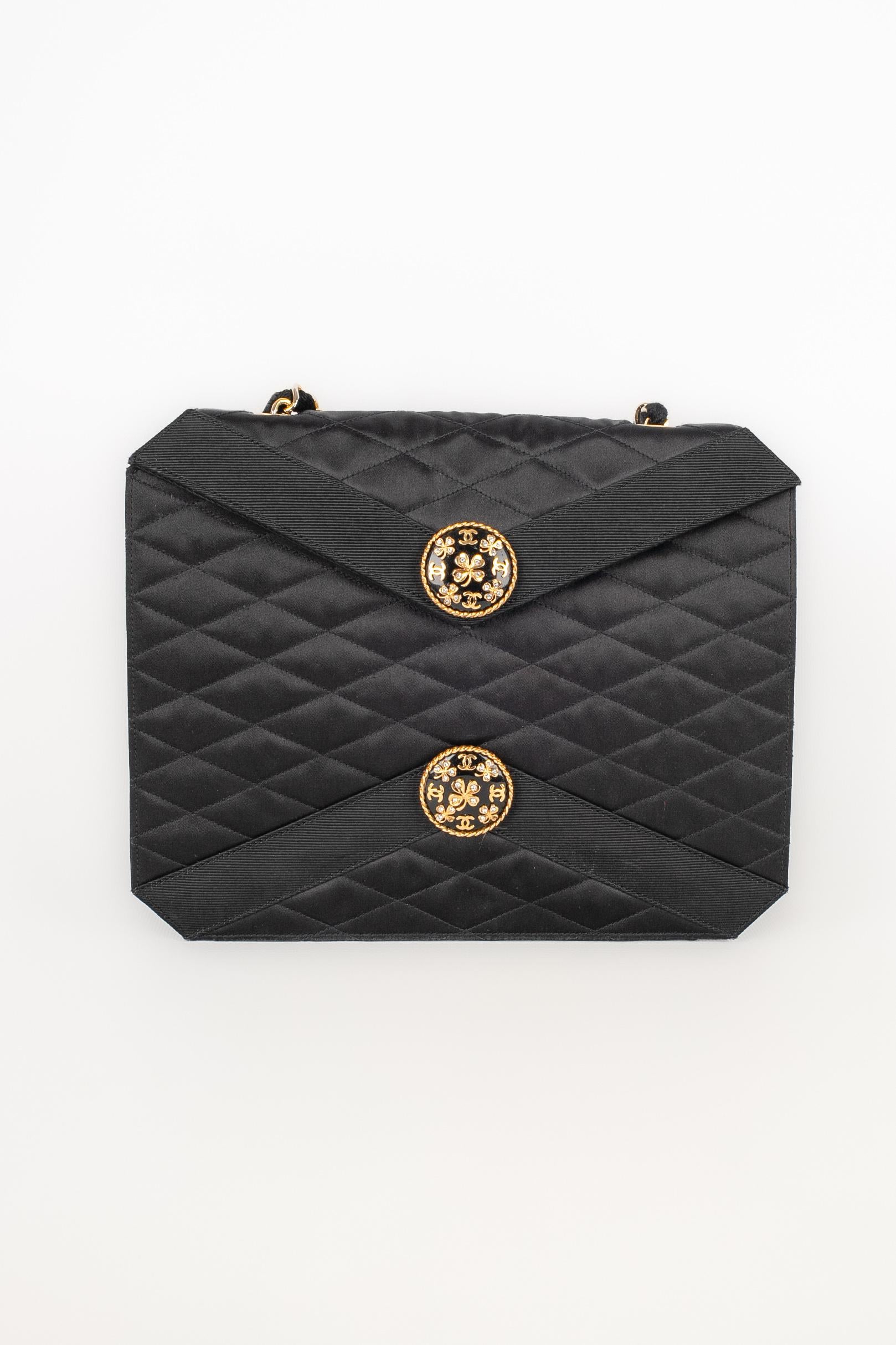 Noir Sac Chanel avec trèfles 1987 en vente