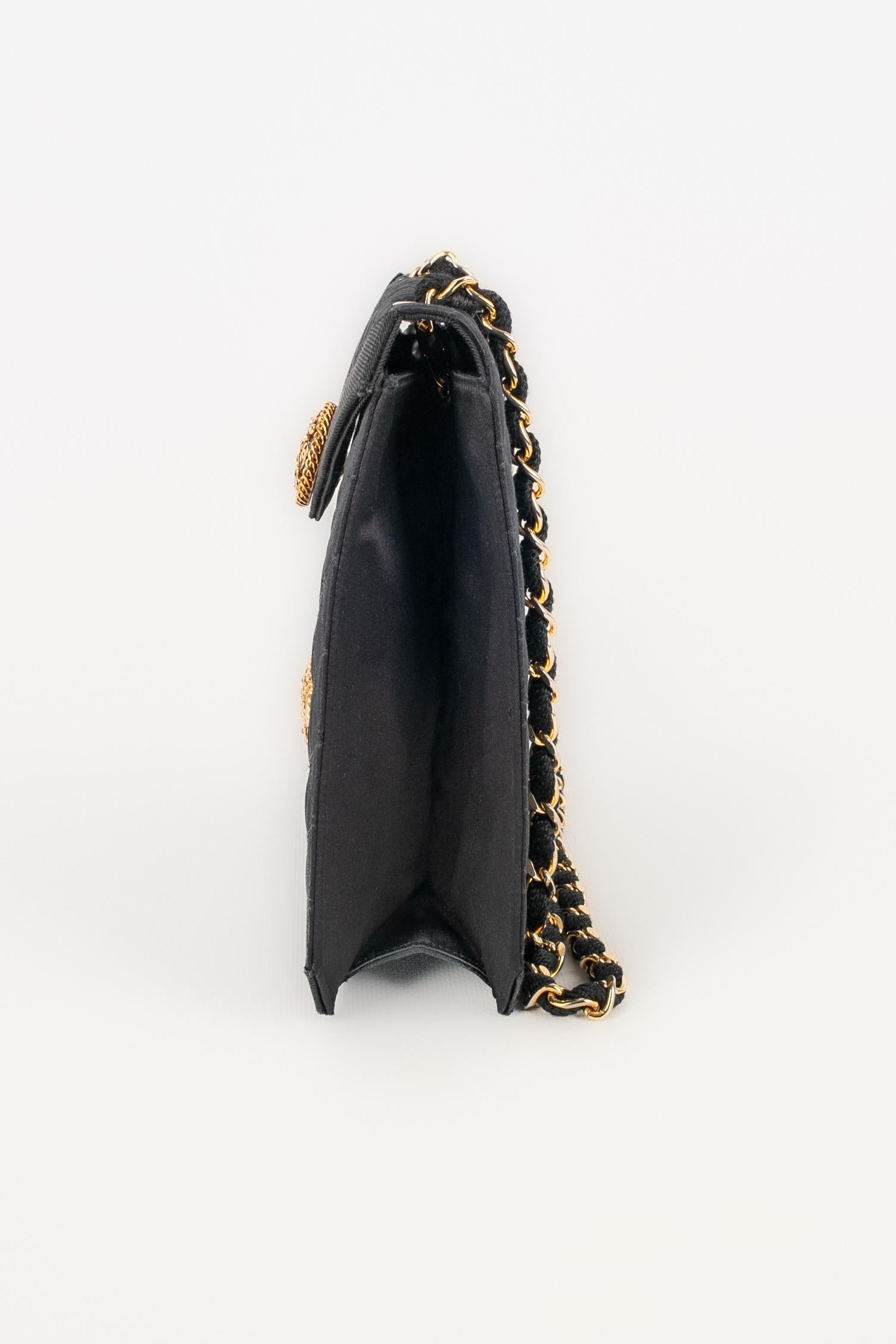 Sac Chanel avec trèfles 1987 en vente 1