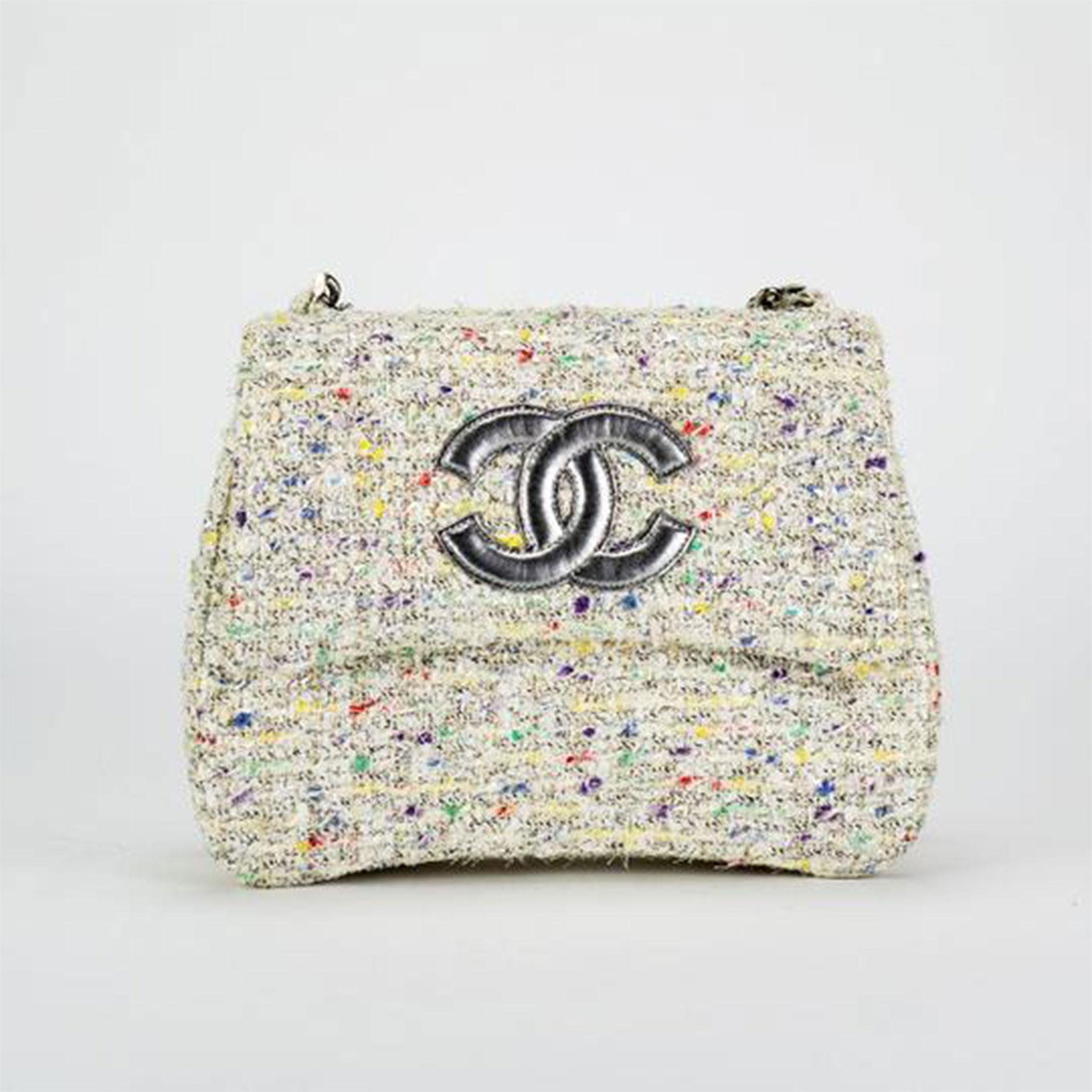 Chanel Tasche mit Top Handle Classic Flap Vintage Logo Namensschild Tweed Clutch im Zustand „Gut“ im Angebot in Miami, FL