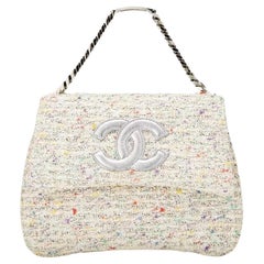 Chanel Tasche mit Top Handle Classic Flap Vintage Logo Namensschild Tweed Clutch