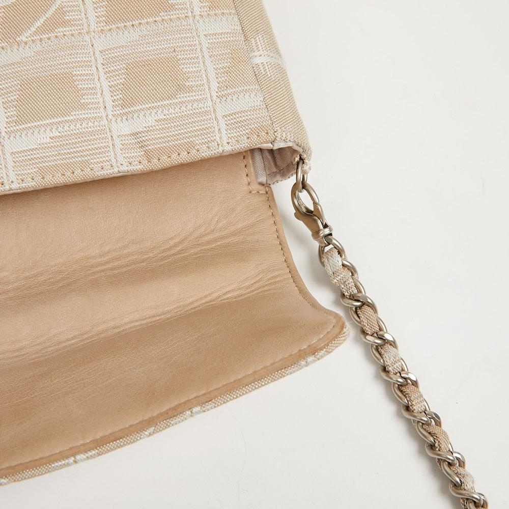 Chanel Baguette Bag in Beige Fabric and Leather 5