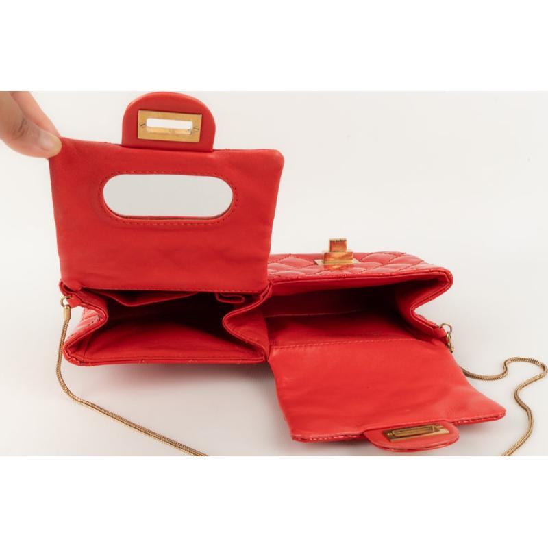 Chanel Baguette-Tasche mit doppelter Tasche aus rotem Lackleder, 2008/2009 im Angebot 5