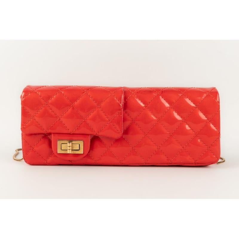 Women's Chanel Baguette Bag with Double Pocket In Red Patent Leather, 2008/2009 For Sale