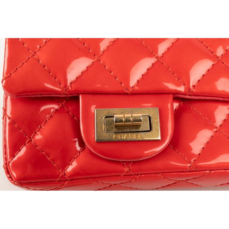 Chanel Baguette-Tasche mit doppelter Tasche aus rotem Lackleder, 2008/2009 im Angebot 4
