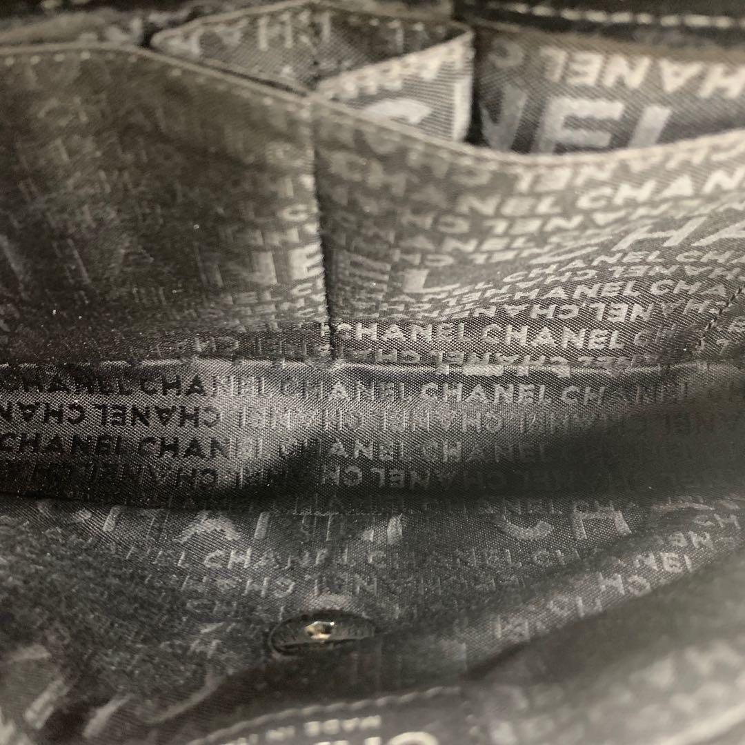 Chanel Baguette-Klappenklappe aus schwarzem Samt mit doppeltem Riemen und silberner Hardware 2005-2006 im Angebot 8