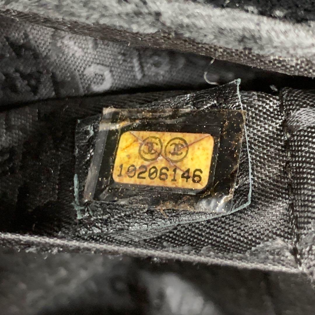 Chanel Baguette-Klappenklappe aus schwarzem Samt mit doppeltem Riemen und silberner Hardware 2005-2006 im Angebot 9