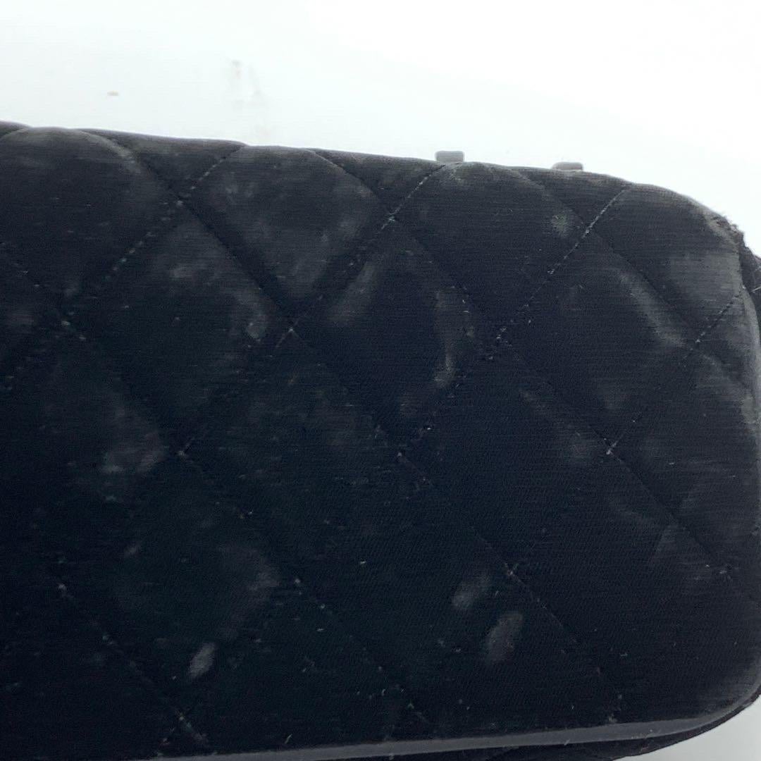 Chanel Baguette-Klappenklappe aus schwarzem Samt mit doppeltem Riemen und silberner Hardware 2005-2006 im Angebot 14