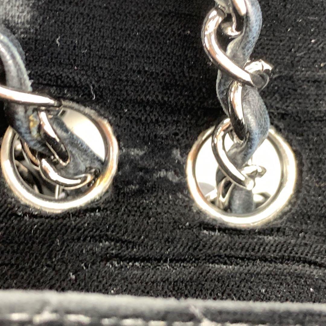 Chanel Baguette-Klappenklappe aus schwarzem Samt mit doppeltem Riemen und silberner Hardware 2005-2006 im Angebot 15