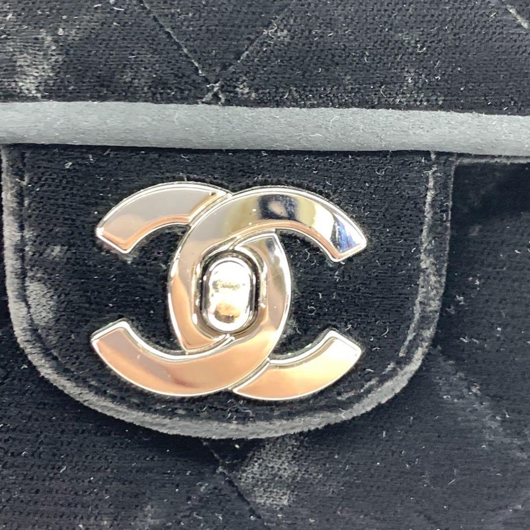 Chanel Baguette-Klappenklappe aus schwarzem Samt mit doppeltem Riemen und silberner Hardware 2005-2006 im Angebot 3