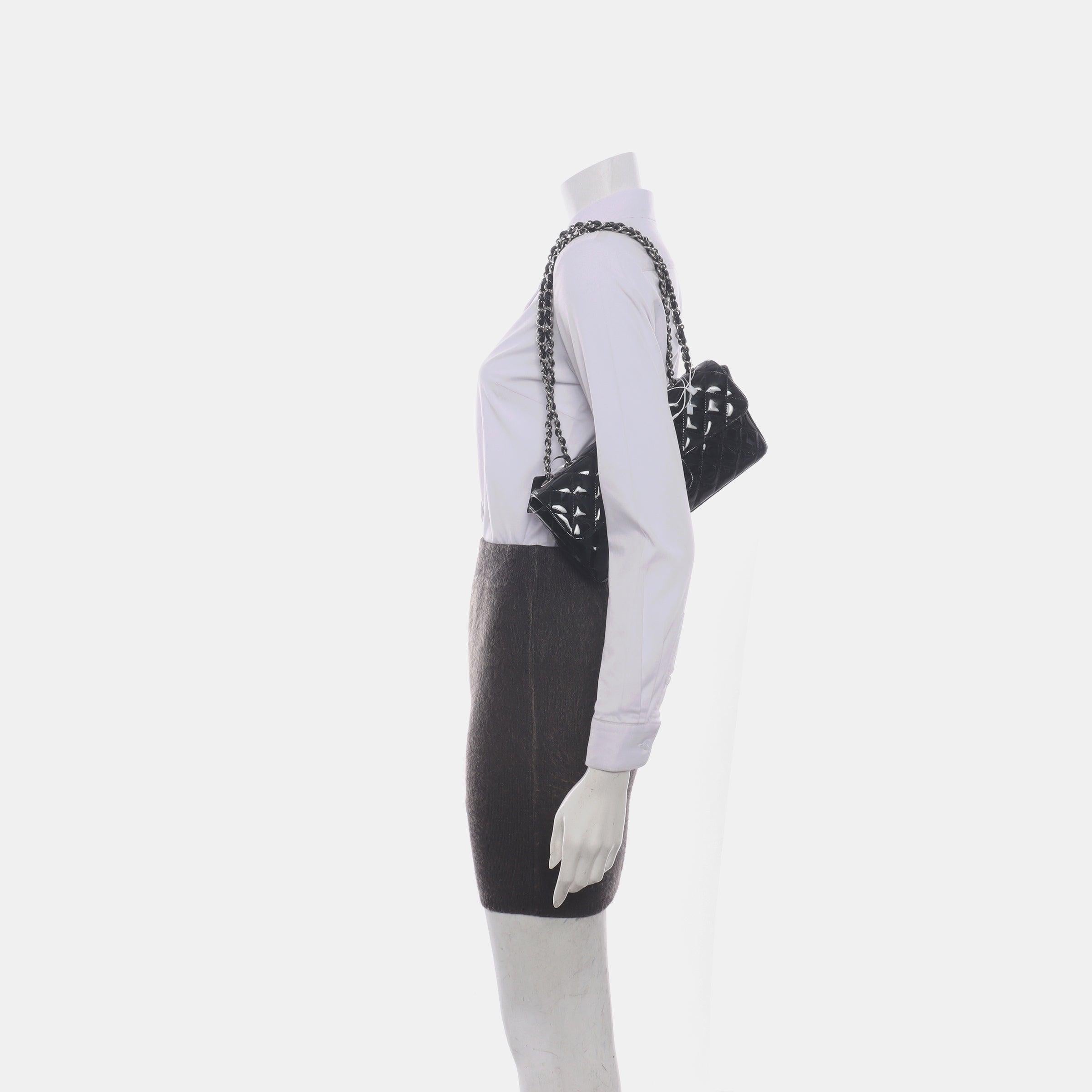 Chanel Baguette Flap Shoulder Bag Black Patent Leather Silver Double Chain
  These are professional photos of the actual bag.
  This Chanel baguette shoulder bag showcases a stunning black patent leather, complemented by sleek silver hardware.