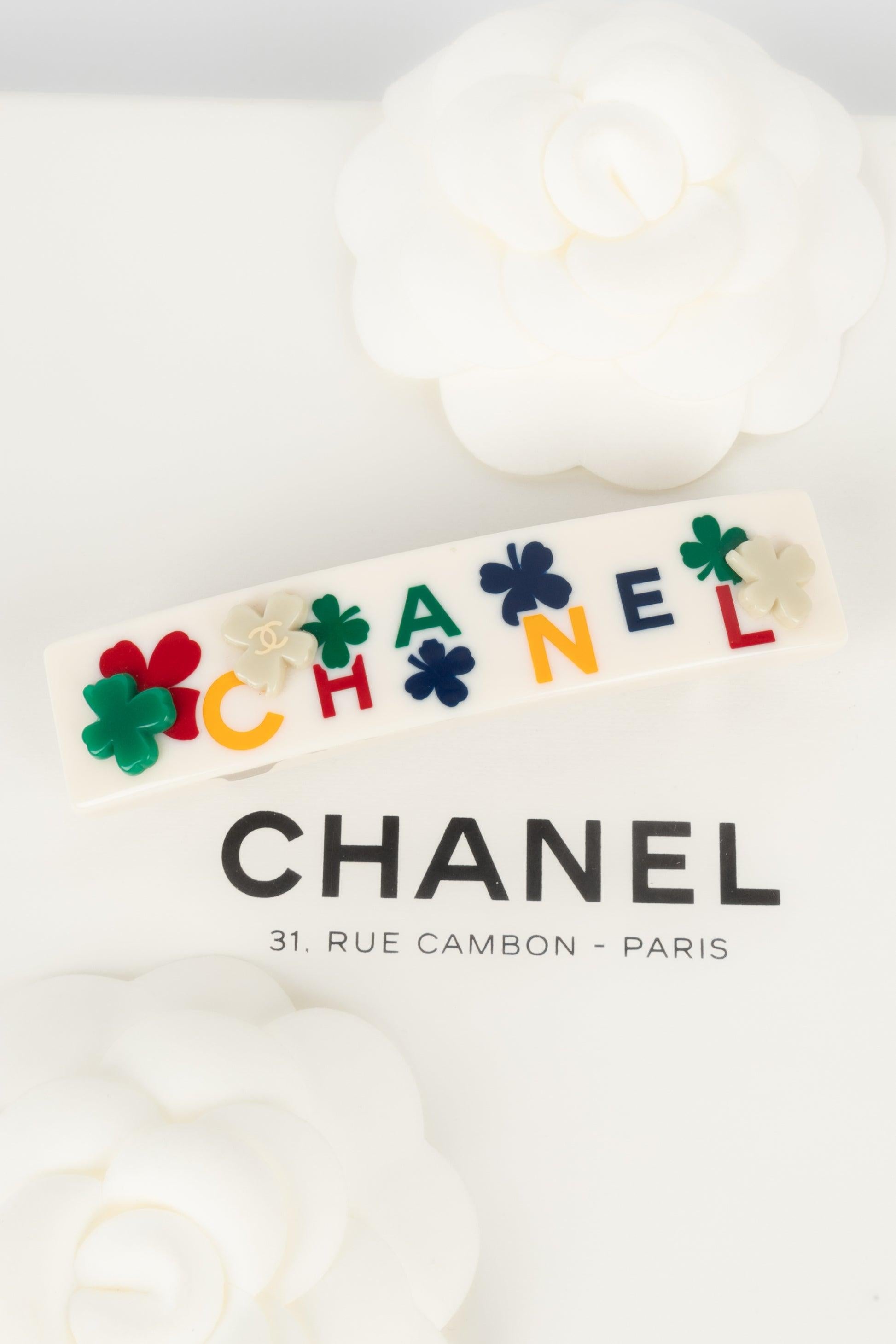 Chanel Bakelite and Silvery Metal Hair Clip, 2004 3