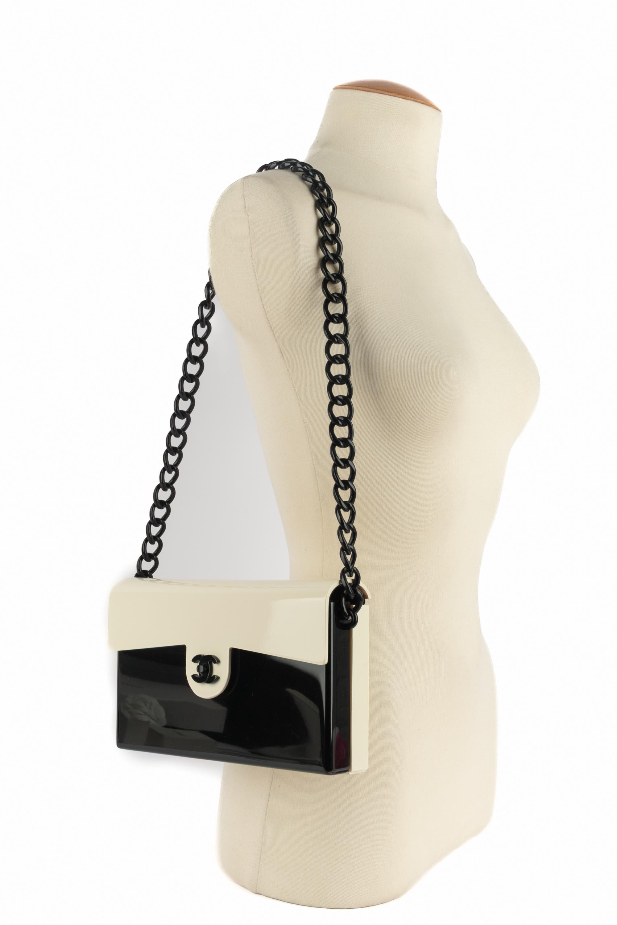 Chanel Bakelit-Tasche 2000er im Angebot 8