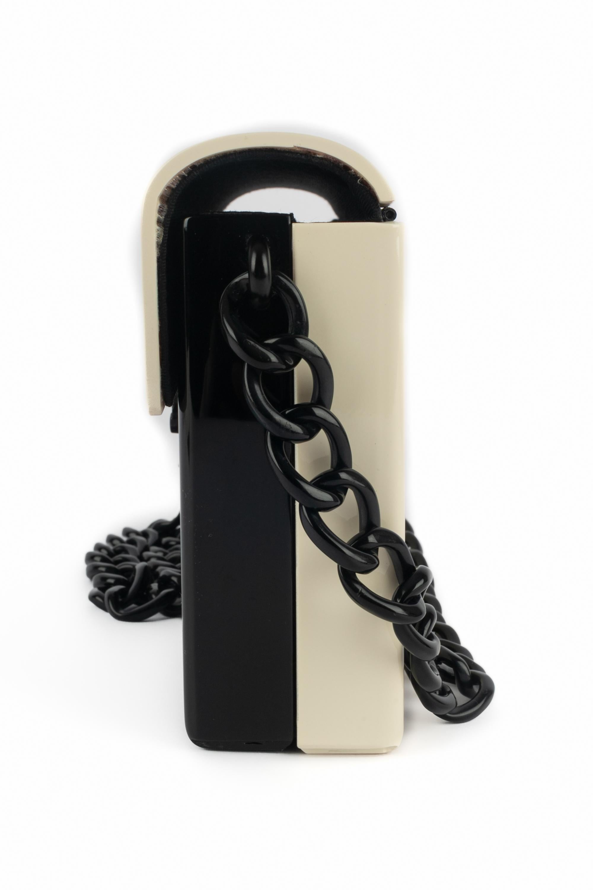Chanel Bakelit-Tasche 2000er im Zustand „Hervorragend“ im Angebot in SAINT-OUEN-SUR-SEINE, FR