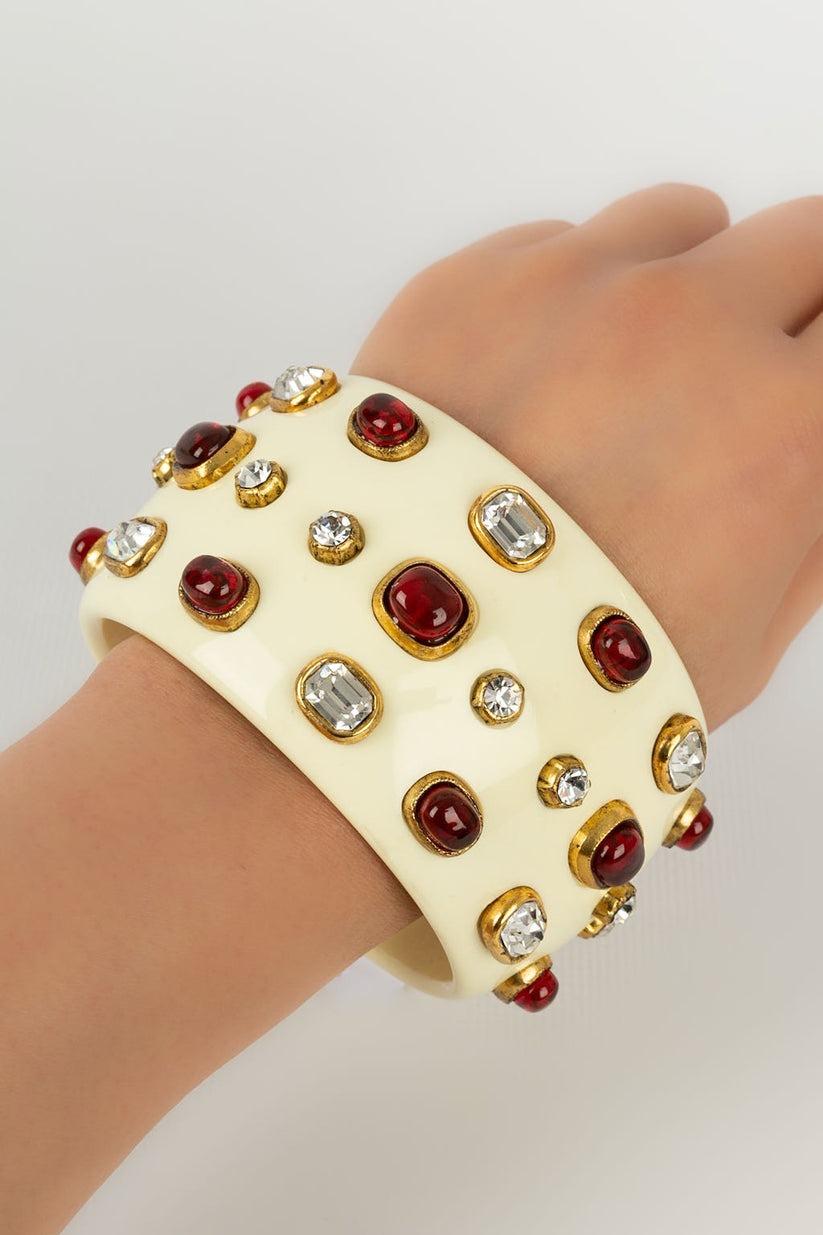 Chanel Bakelite Cuff with Rhinestones and Cabochons, 1985 For Sale 6