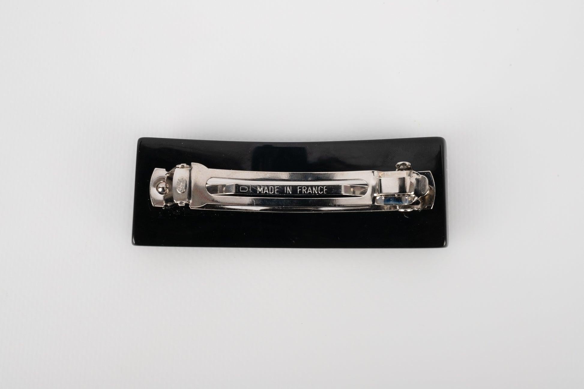 Chanel - (Fabricado en Francia) Accesorio para la cabeza de baquelita.

Más información:
Estado: Muy buen estado
Dimensiones: Longitud: 9 cm

Referencia del vendedor: ACC178
