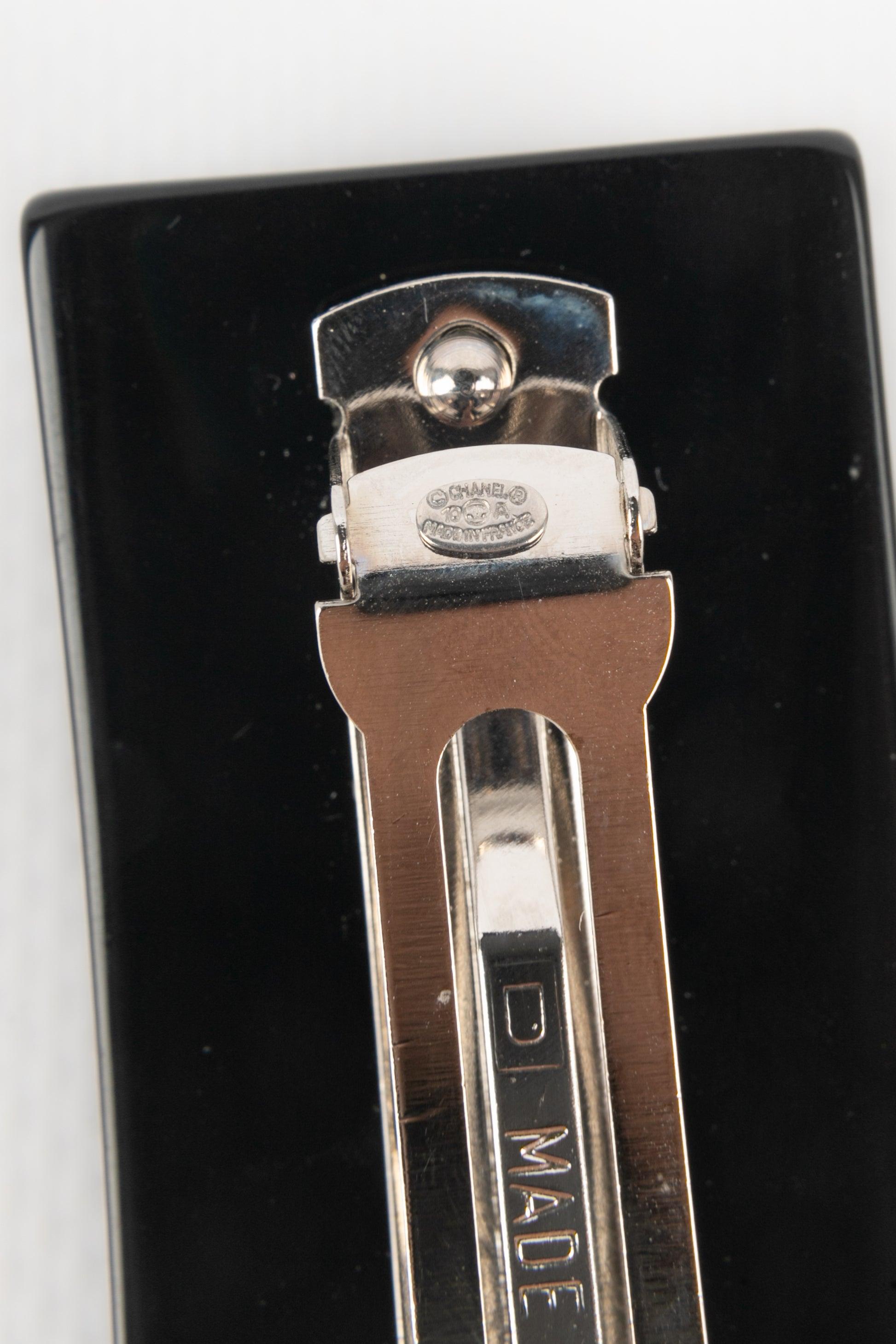 Accesorio de cabeza de baquelita Chanel en Excelente estado para la venta en SAINT-OUEN-SUR-SEINE, FR