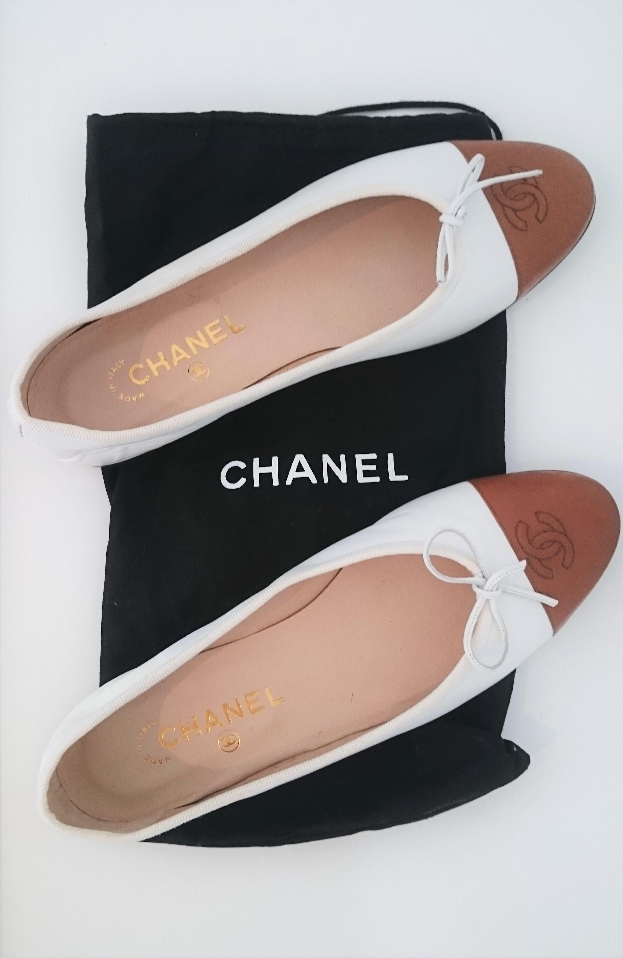 Gray Chanel Ballerina Ballet Flats - Bicolor White and Caramel - NEW, size 40 1/2