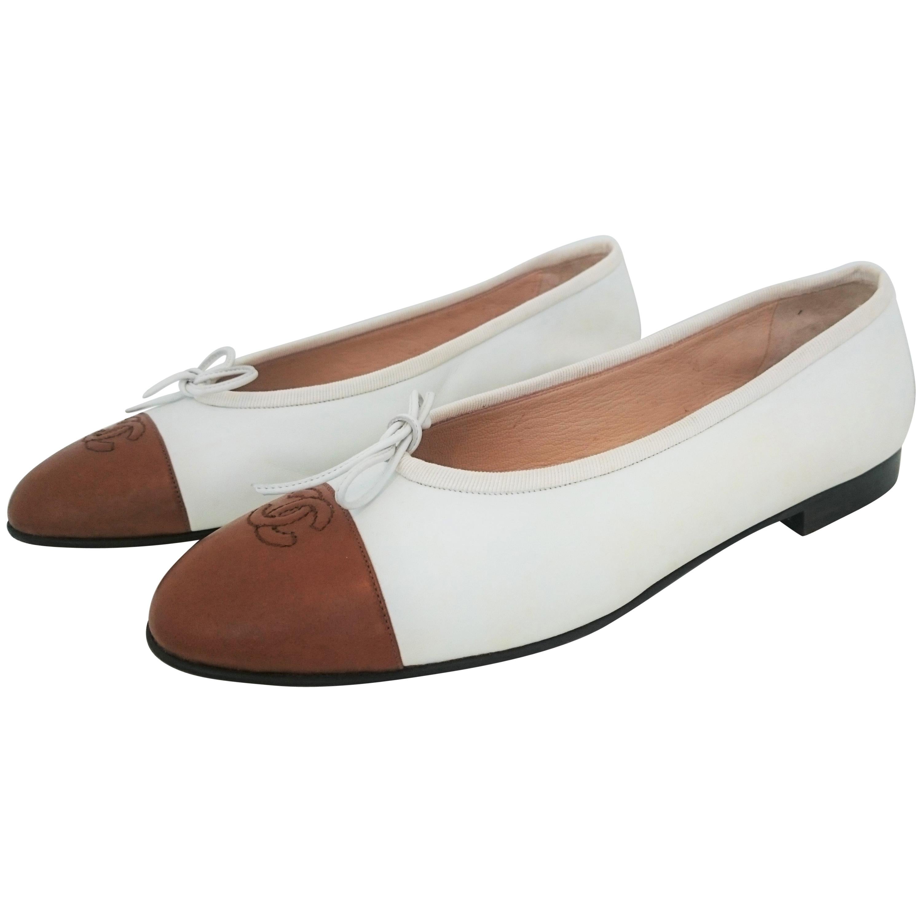 Chanel Ballerina Ballet Flats - Bicolor White and Caramel - NEW, size 40 1/2