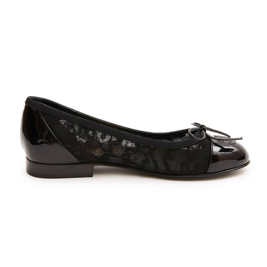 Women's CHANEL Ballerinas in Lace and Black Patent Leather Size 34FR