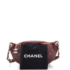 Chanel - Sac banane en cuir matelassé