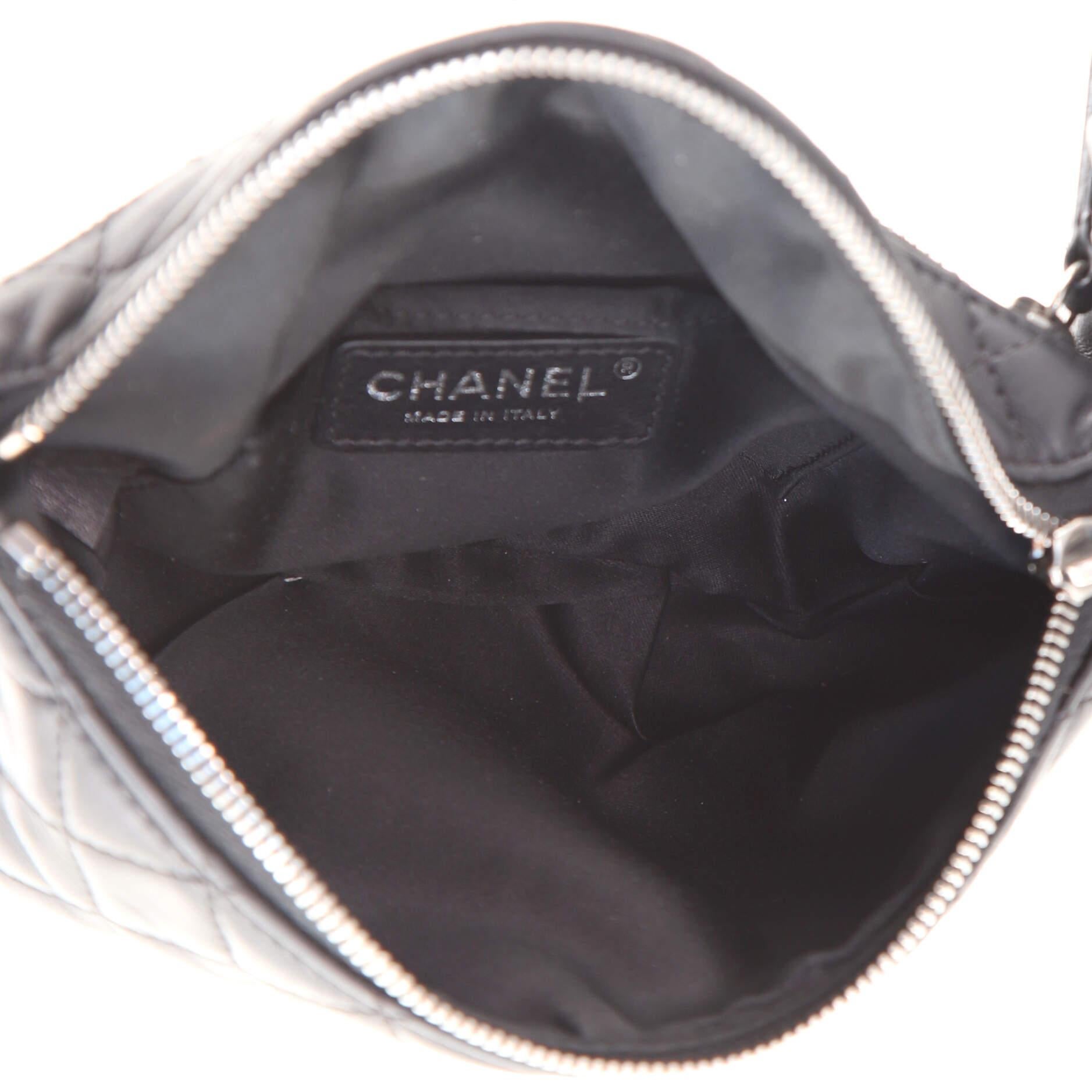 Noir Chanel - Sac banane en cuir matelassé