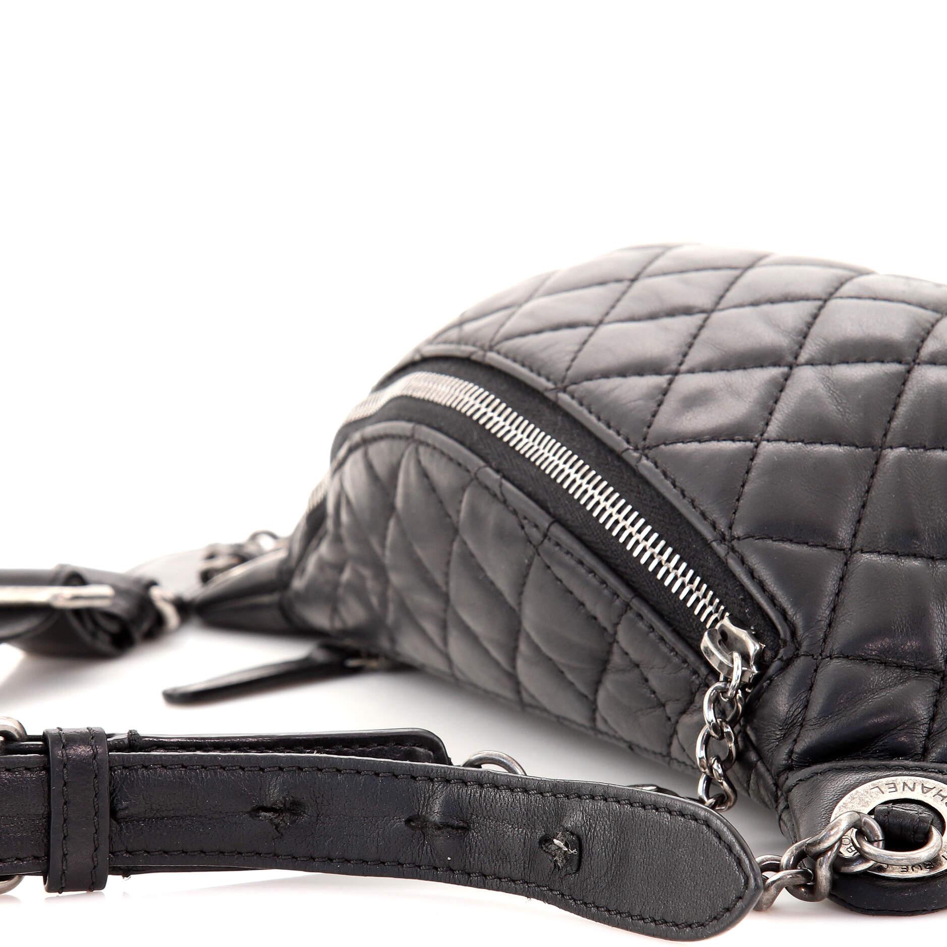 Chanel - Sac banane en cuir matelassé État moyen à NY, NY