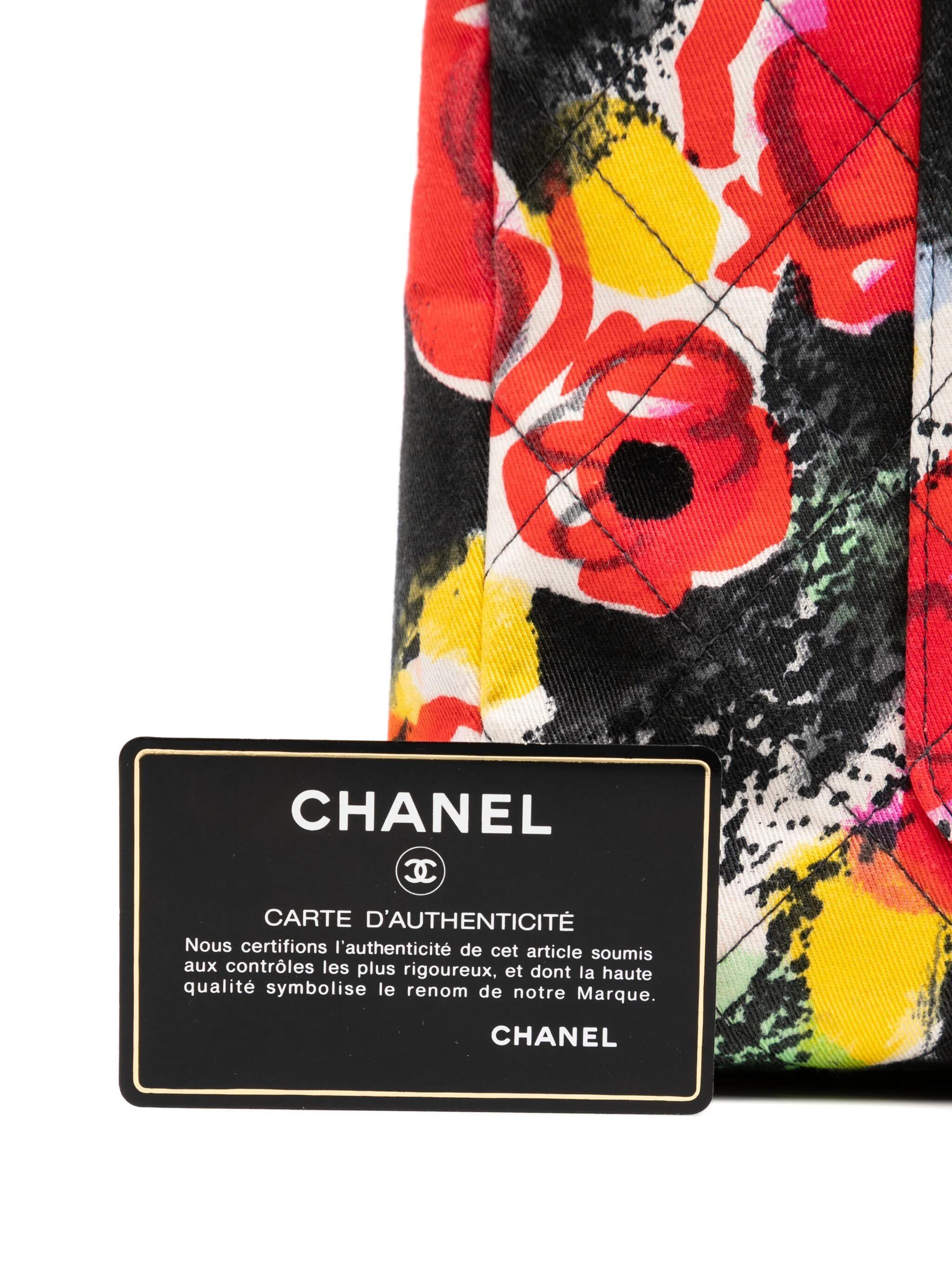 Chanel Barbie 1997 Graffiti Floral Resort Sac fourre-tout matelassé en vente 2
