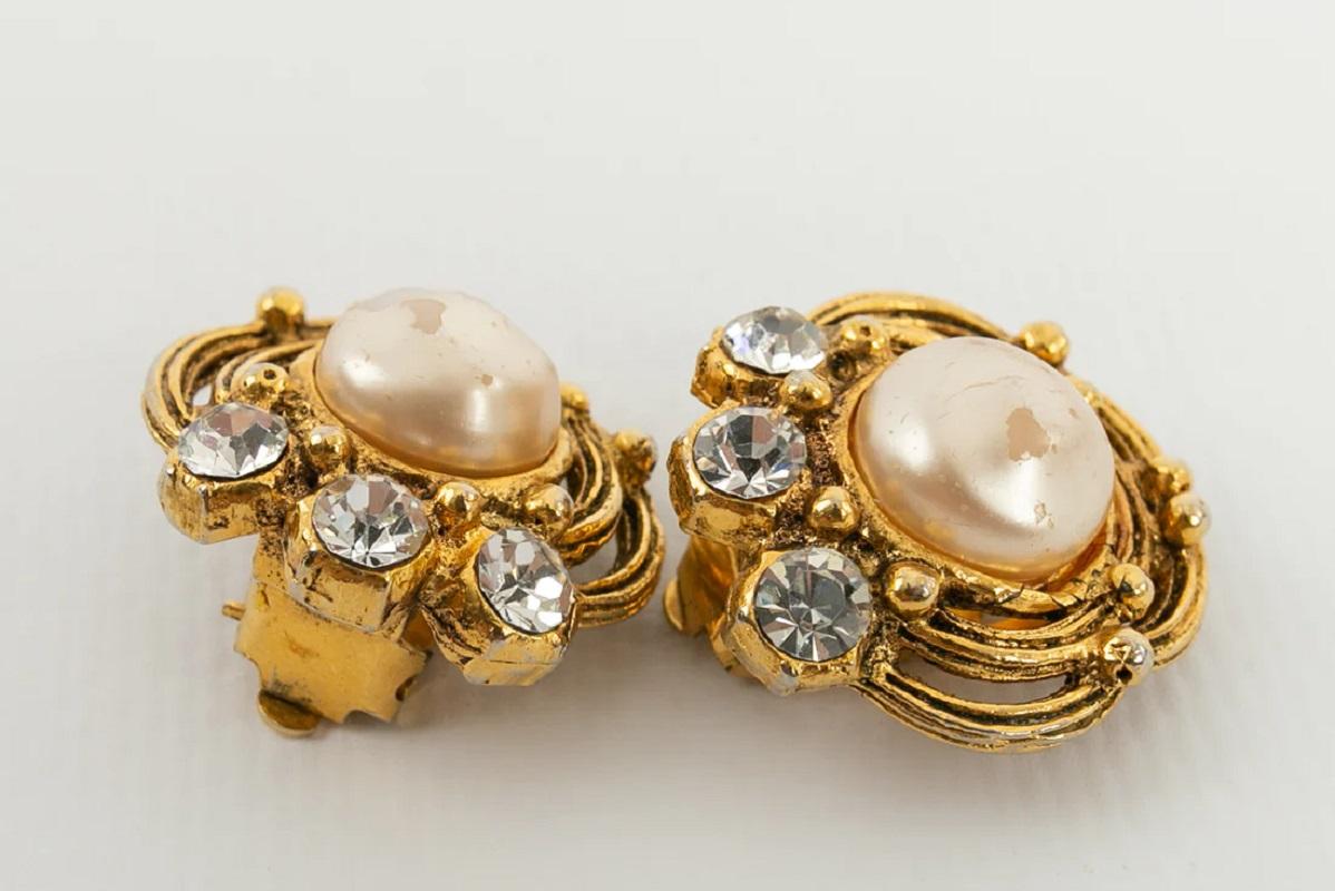 Chanel Baroque Clip-on Gilded Metal Earrings with Pearly Cabochon & Rhinestones For Sale 1