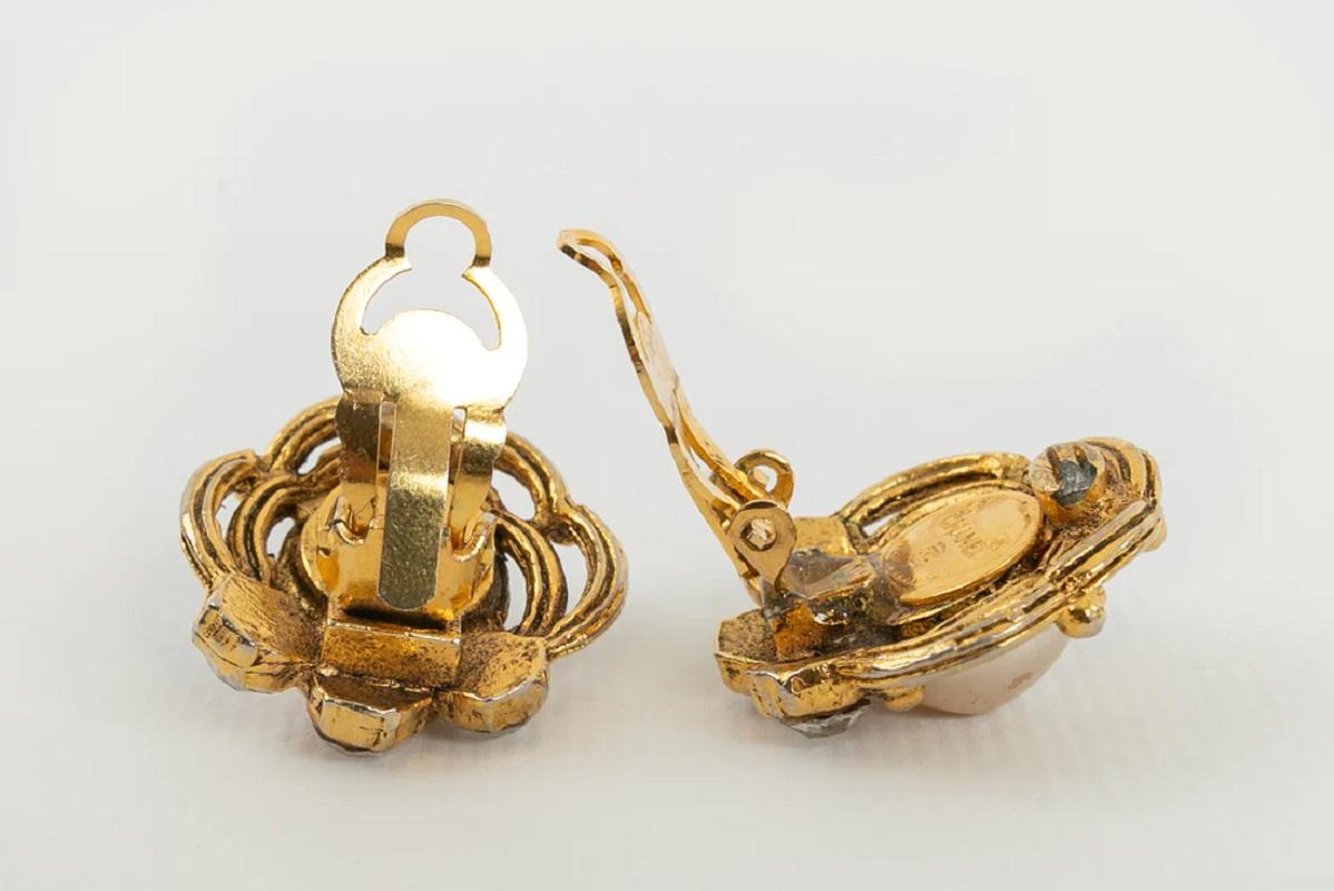 Chanel Baroque Clip-on Gilded Metal Earrings with Pearly Cabochon & Rhinestones For Sale 2