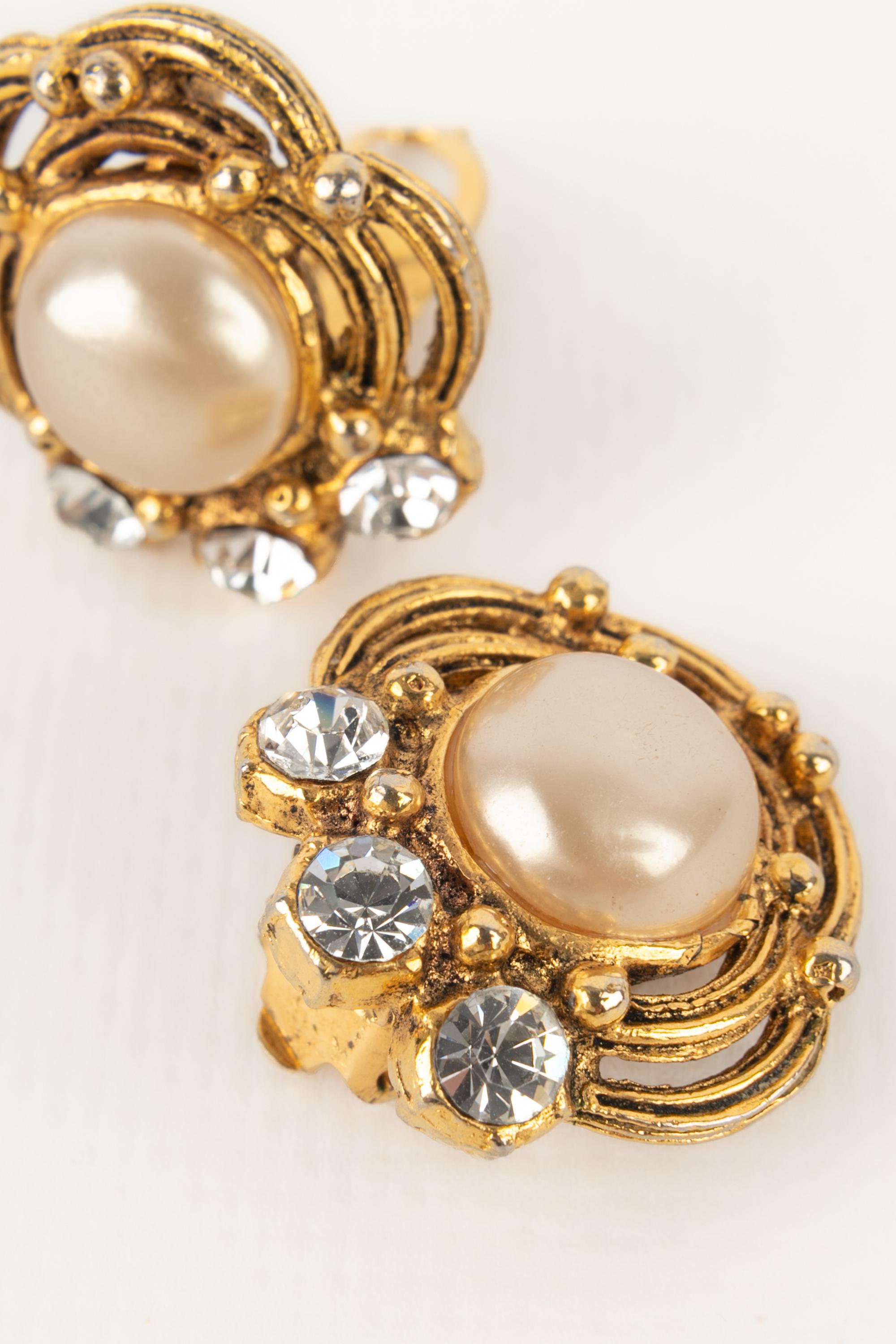 Chanel Baroque Clip-on Gilded Metal Earrings with Pearly Cabochon & Rhinestones For Sale 3