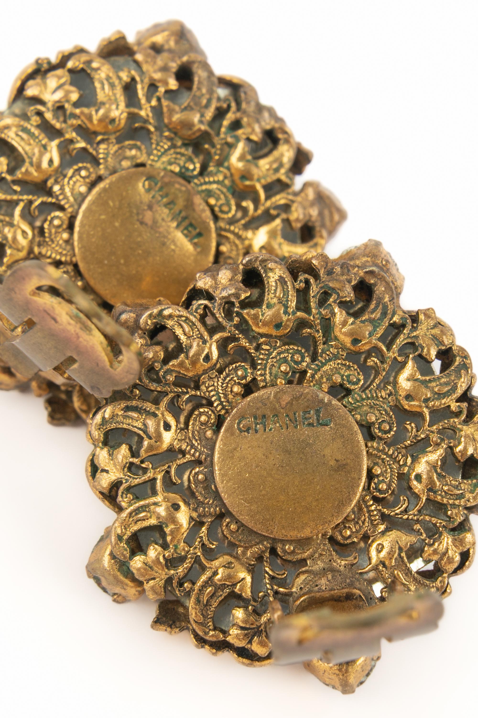 Orecchini barocchi Chanel in vendita 3