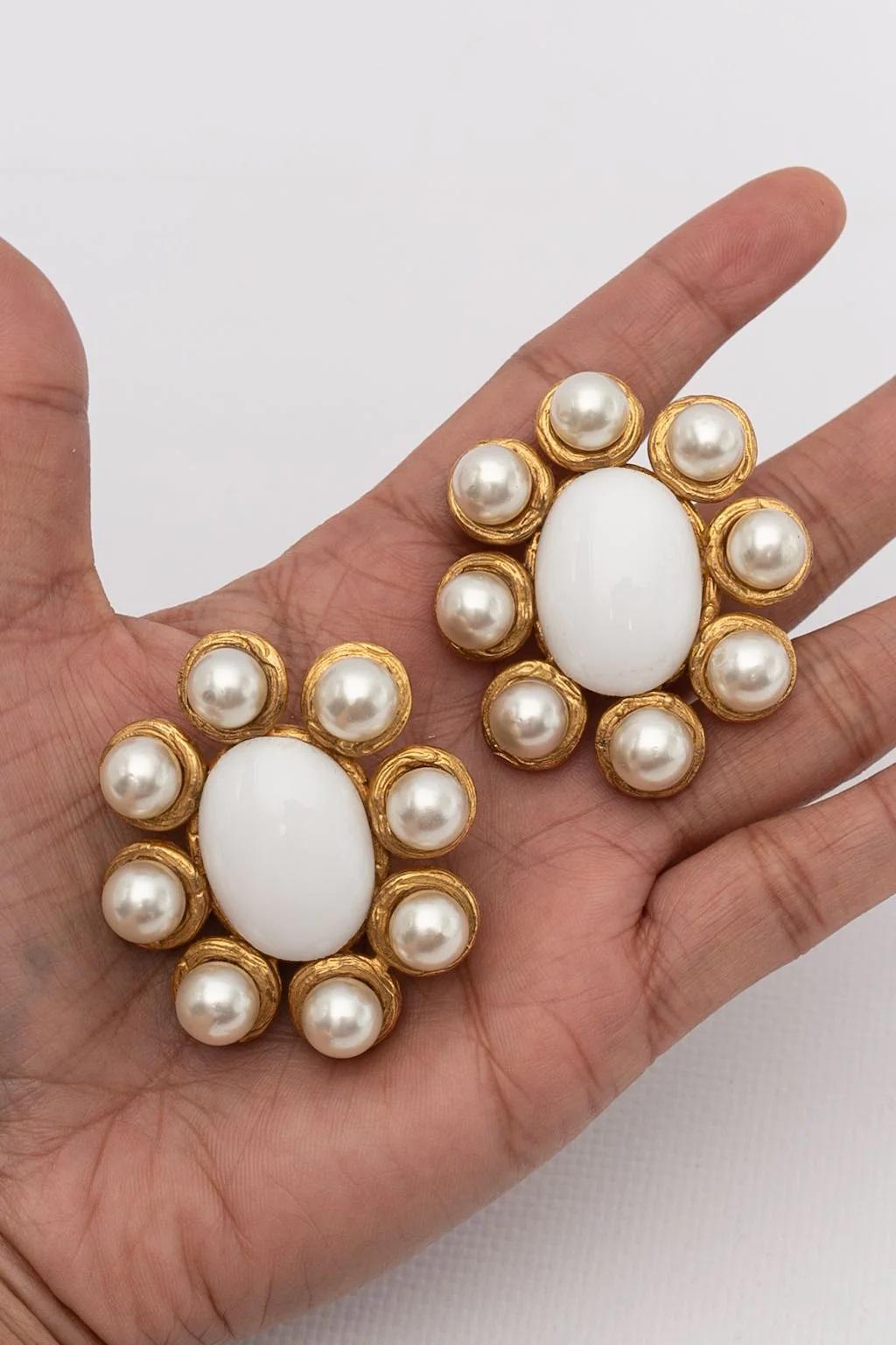 Chanel Baroque Gilted Metal Clip-on Earrings, Spring 1993 For Sale 3