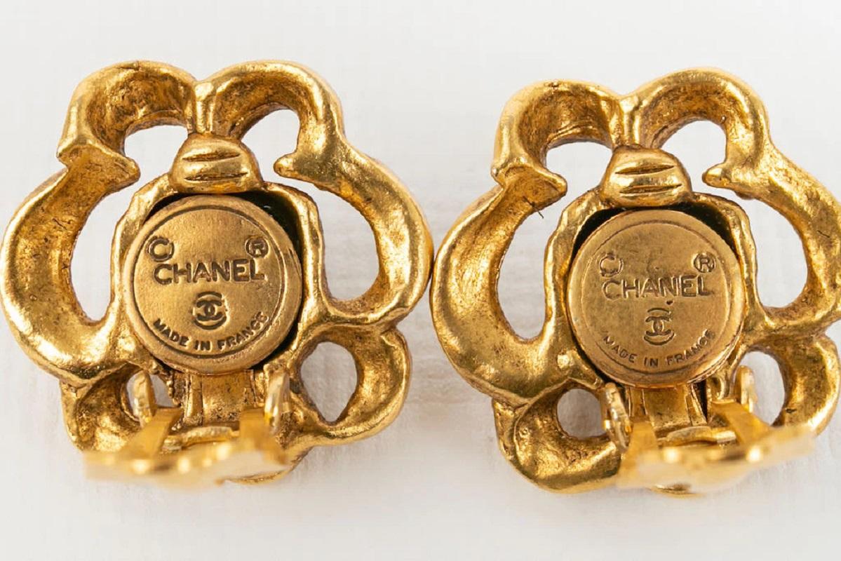 Women's Chanel Baroque Gold Metal Clip Earrings Paved with Glass Paste Cabochon For Sale