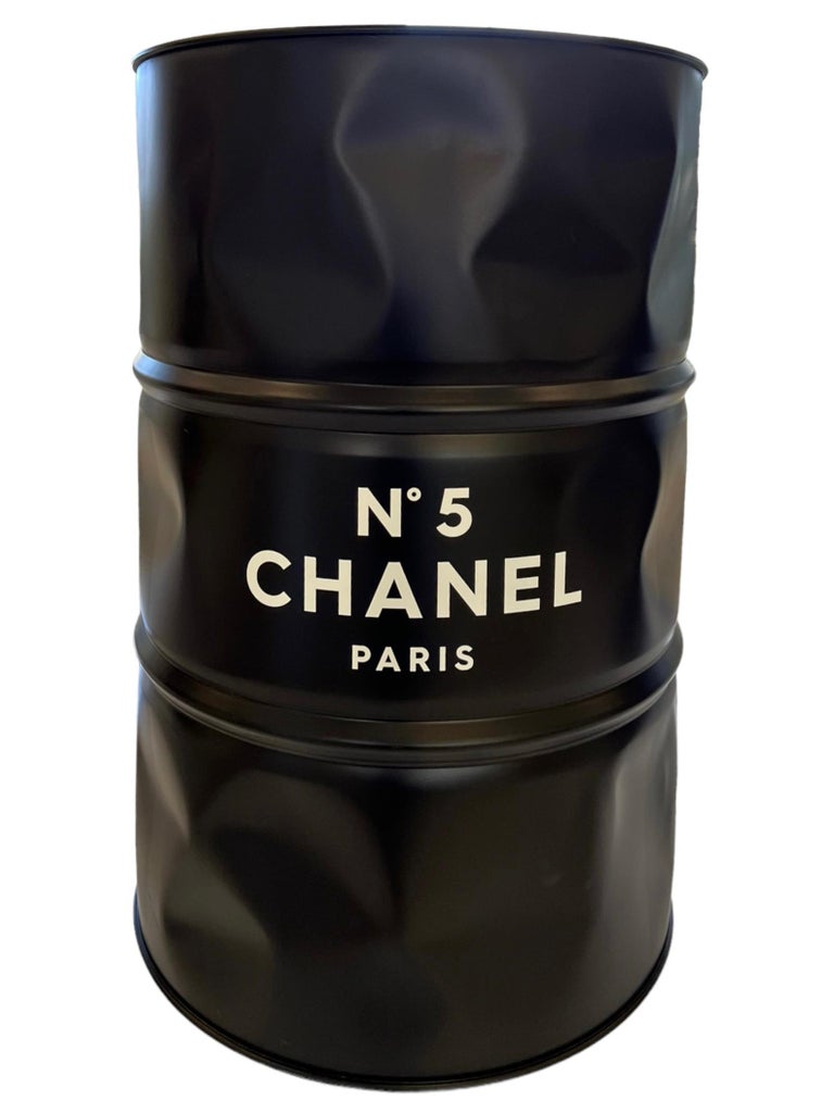 Baril Chanel 2019 par Marc Boffin En vente sur 1stDibs | tonneau chanel  prix, baril yves saint laurent, tonneau chanel pas cher