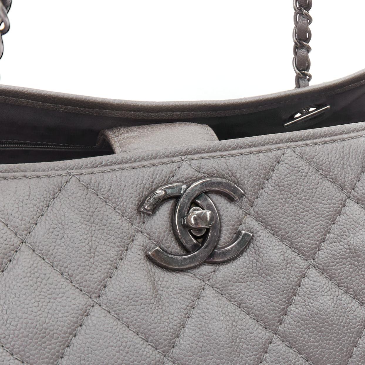 CHANEL Be Caviar grey CC logo quilted pebble leather chain tote bag 2