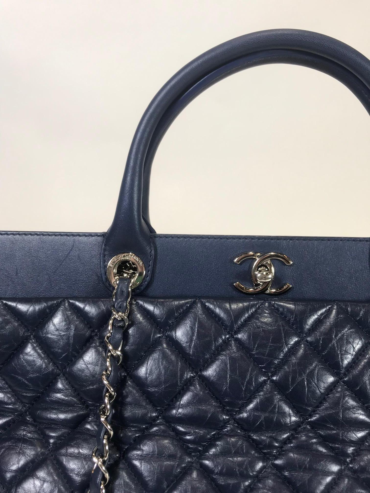 Women's or Men's Chanel Be CC Tote For Sale