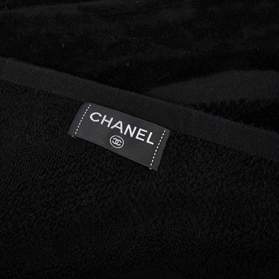 CHANEL Beach Towel in Black Cotton with a Camellia In New Condition For Sale In Paris, FR