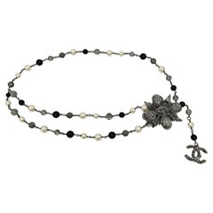 Chanel Perlenbesetzte Marmor-Blumen-Gürtel-Halskette