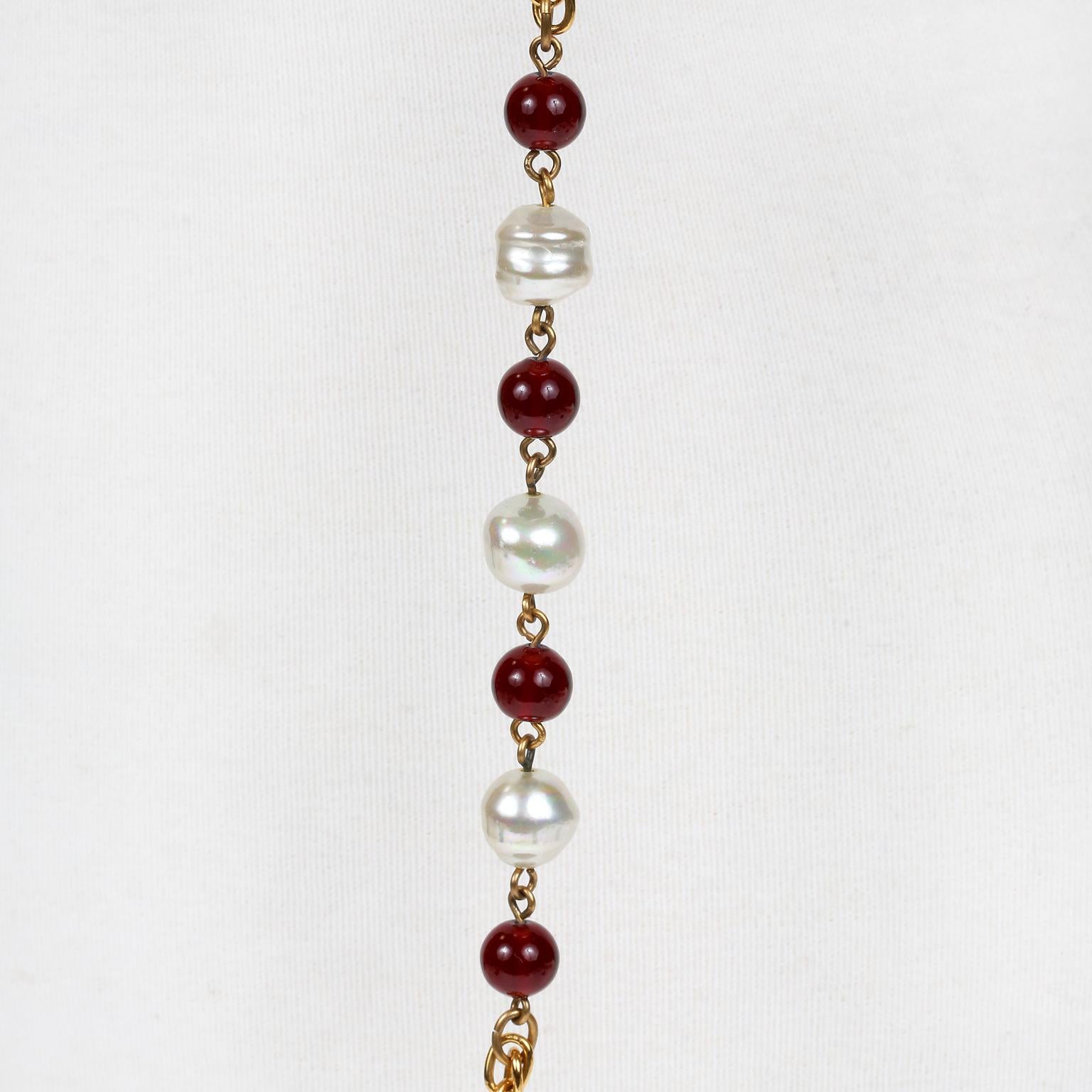 Collana Chanel con perline, gripoix rosso e perle in vendita 1