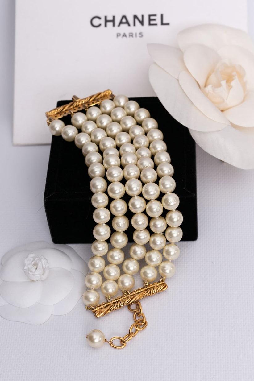 Chanel (Made in France) Wide bracelet made of fancy pearls. 2cc3 collection.

Additional information:

Dimensions: 
Length: 16.5 - 21 cm (6.5