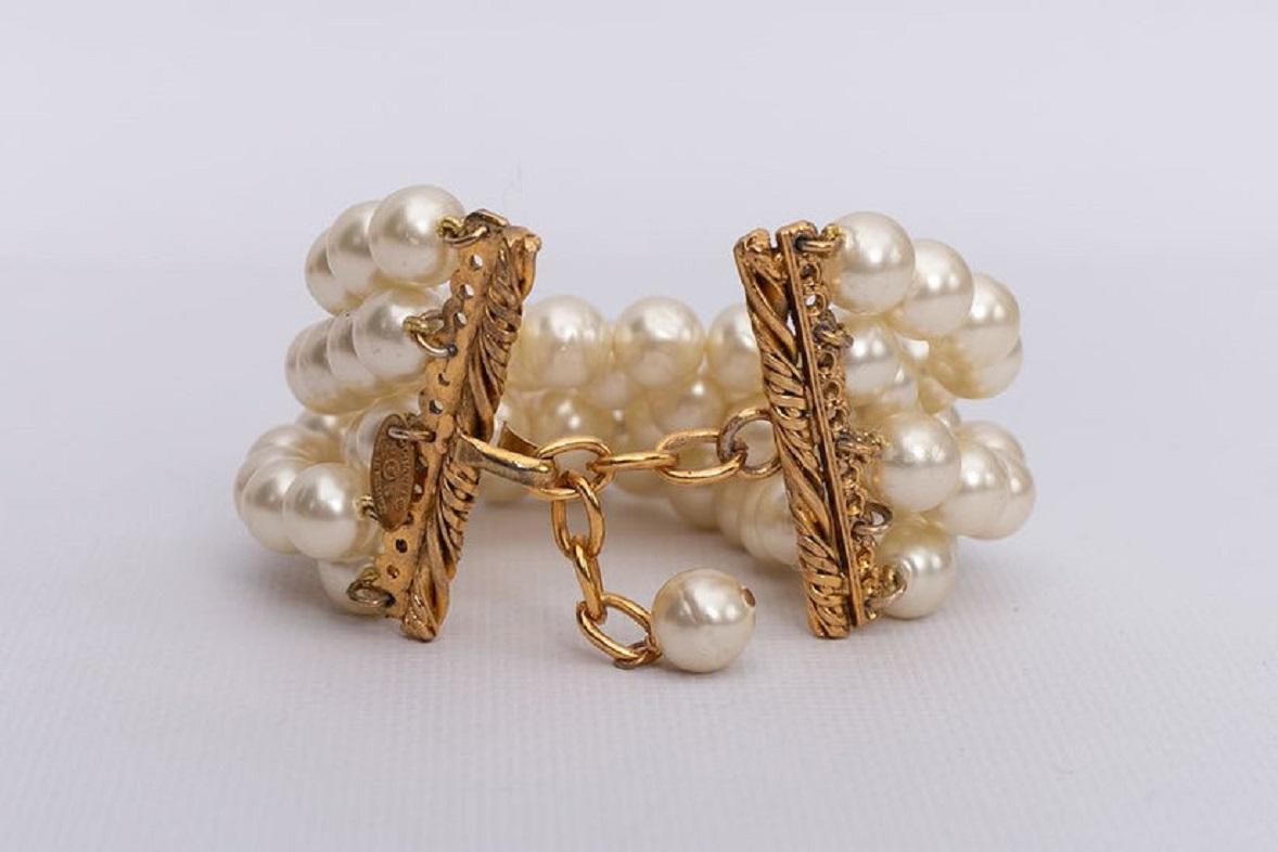 Chanel Beaded Wide Bracelet with False pearls In Good Condition For Sale In SAINT-OUEN-SUR-SEINE, FR
