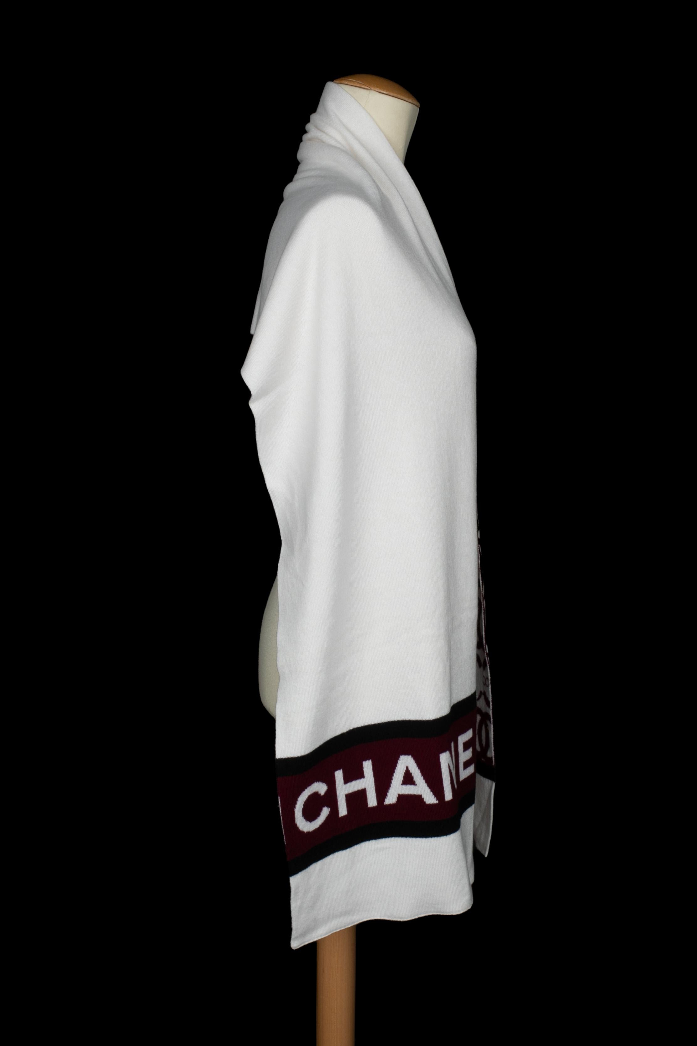 Chanel beanie and scarf set in vendita 5