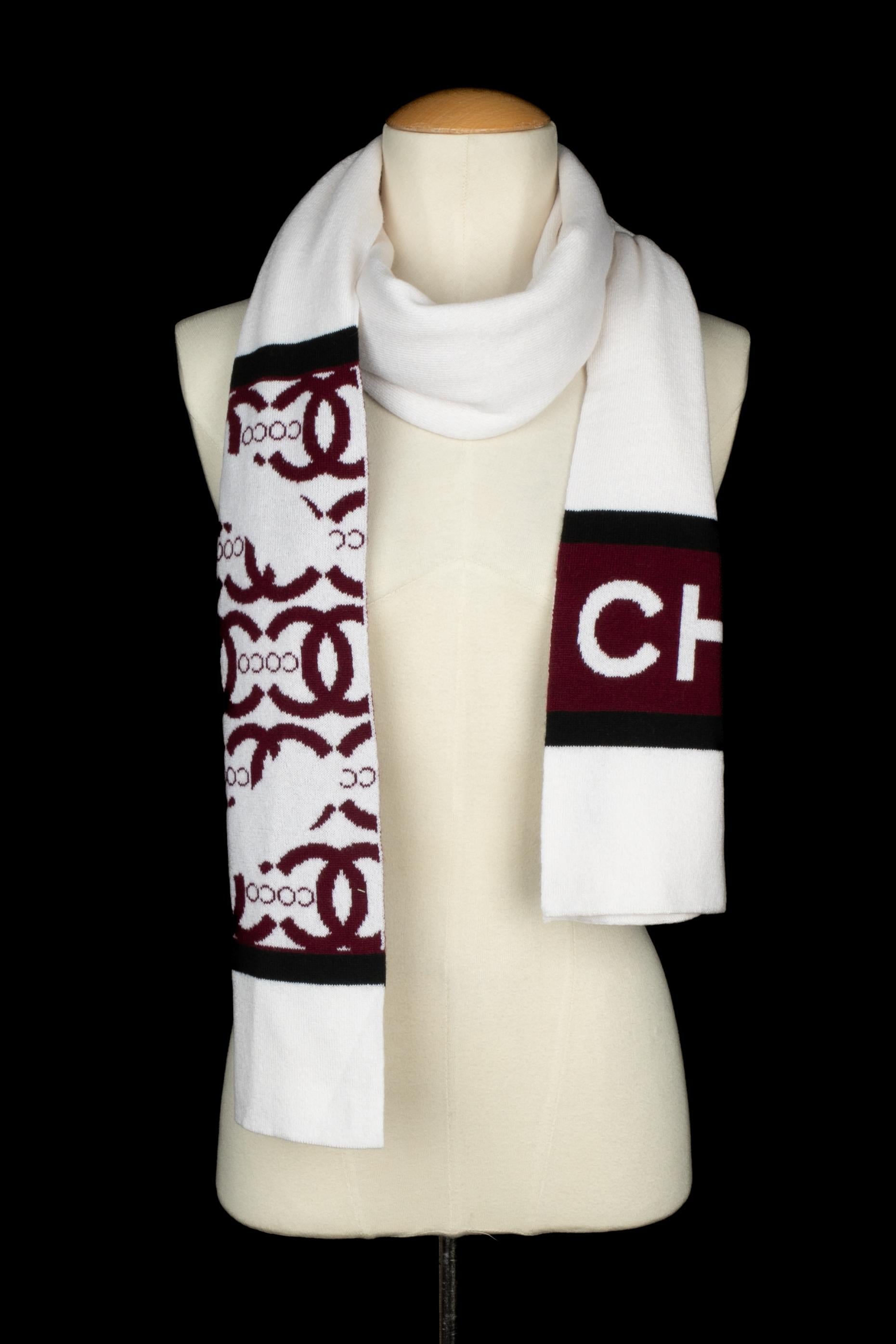 Chanel beanie and scarf set in vendita 10
